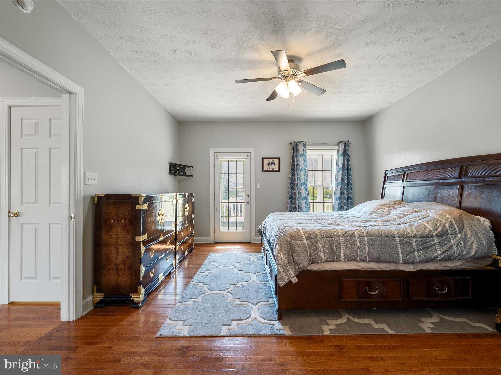 FAIRWAY MANOR - Residential