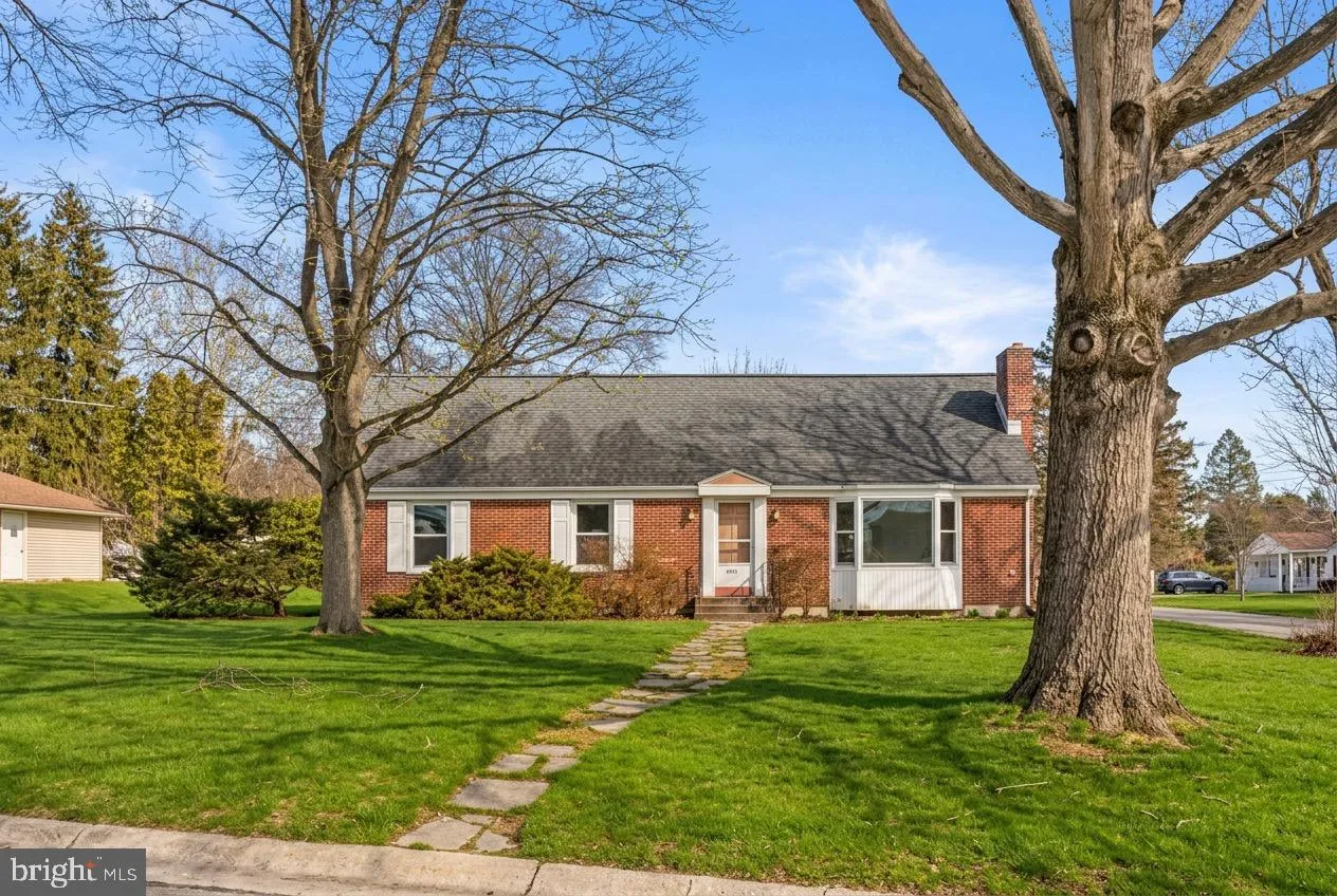 1601 Woodcrest Road, Harrisburg, PA 17112