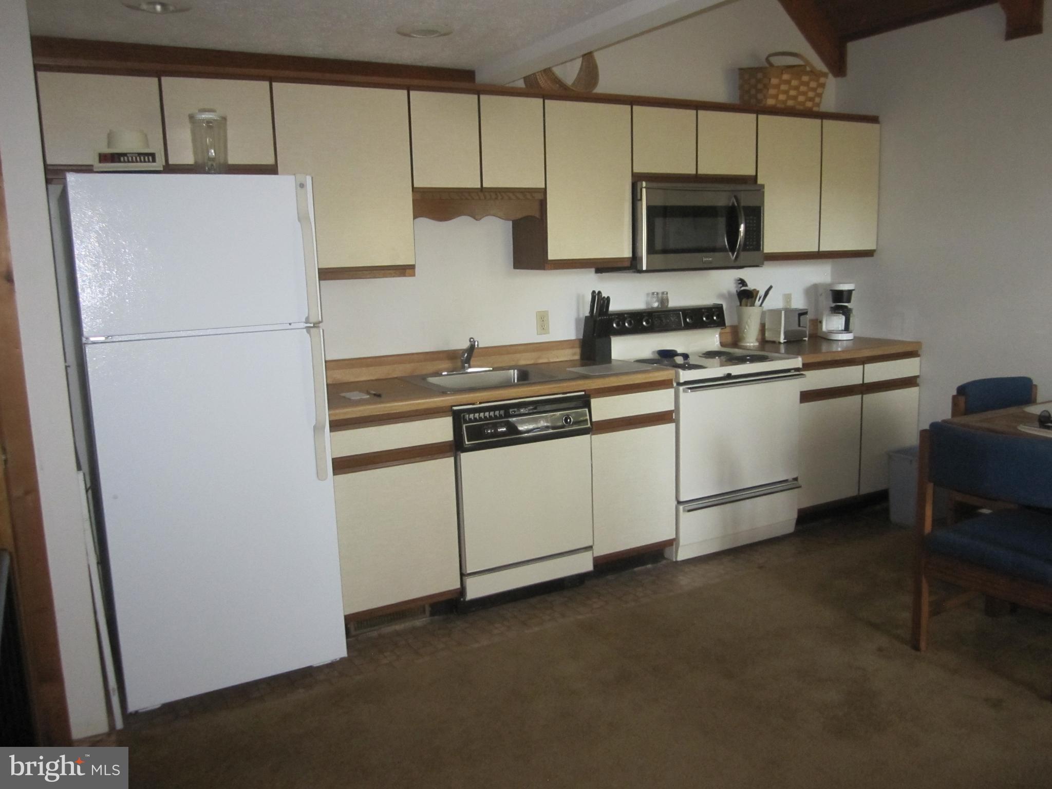 LAKEVIEW PEDESTAL HOMES - Residential