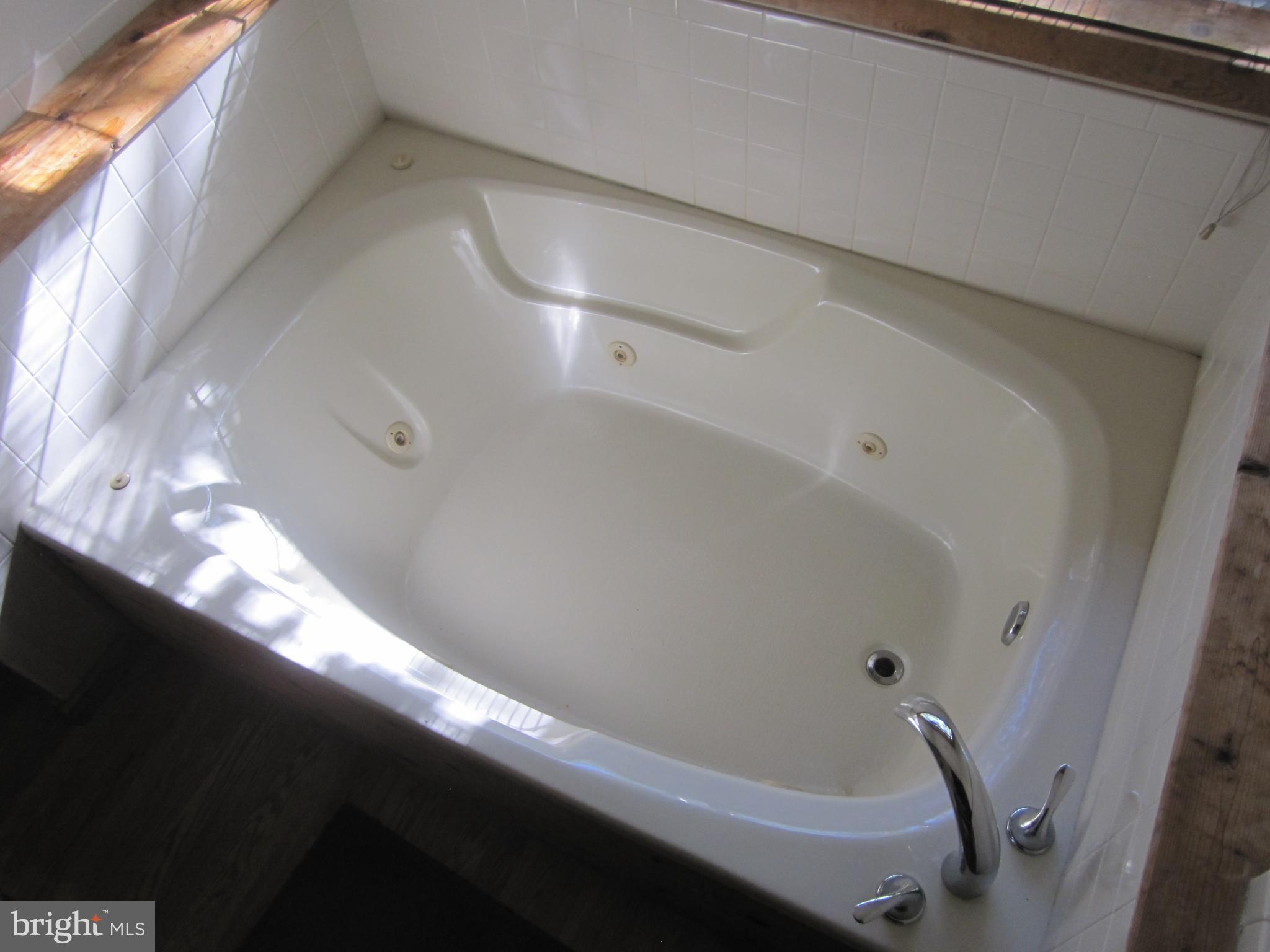 LAKEVIEW PEDESTAL HOMES - Residential