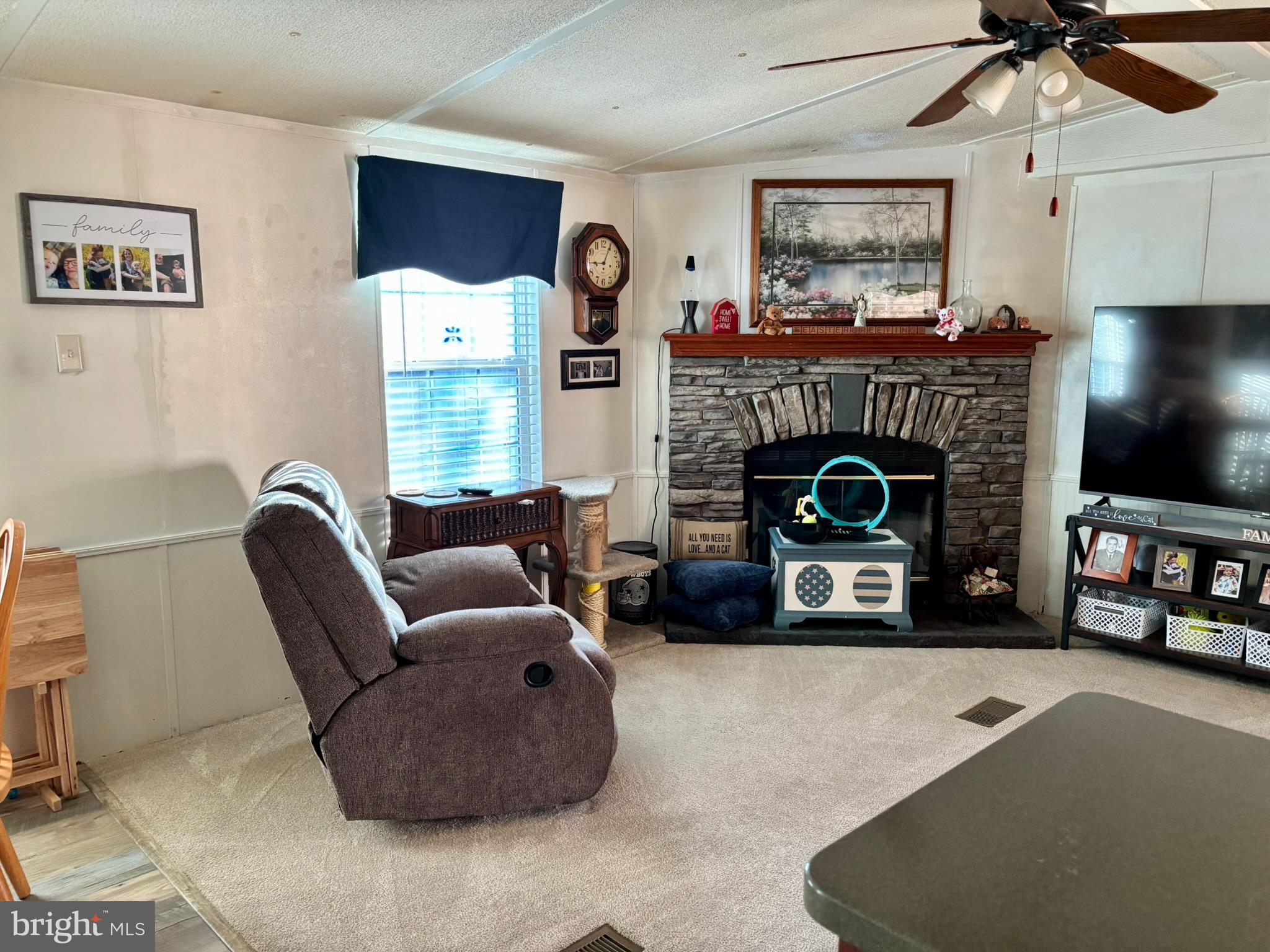 HOLIDAY MOBILE ESTATES - Residential