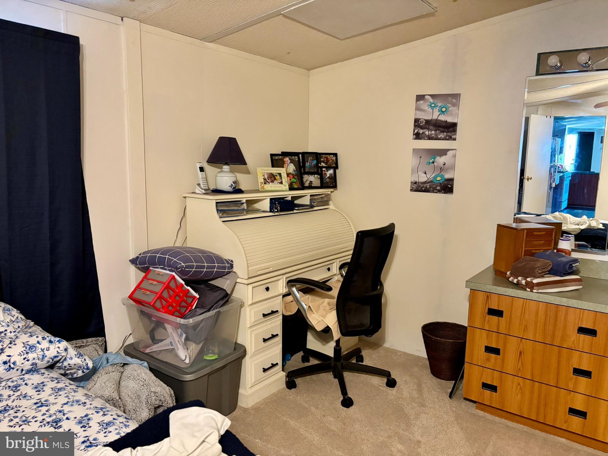 HOLIDAY MOBILE ESTATES - Residential