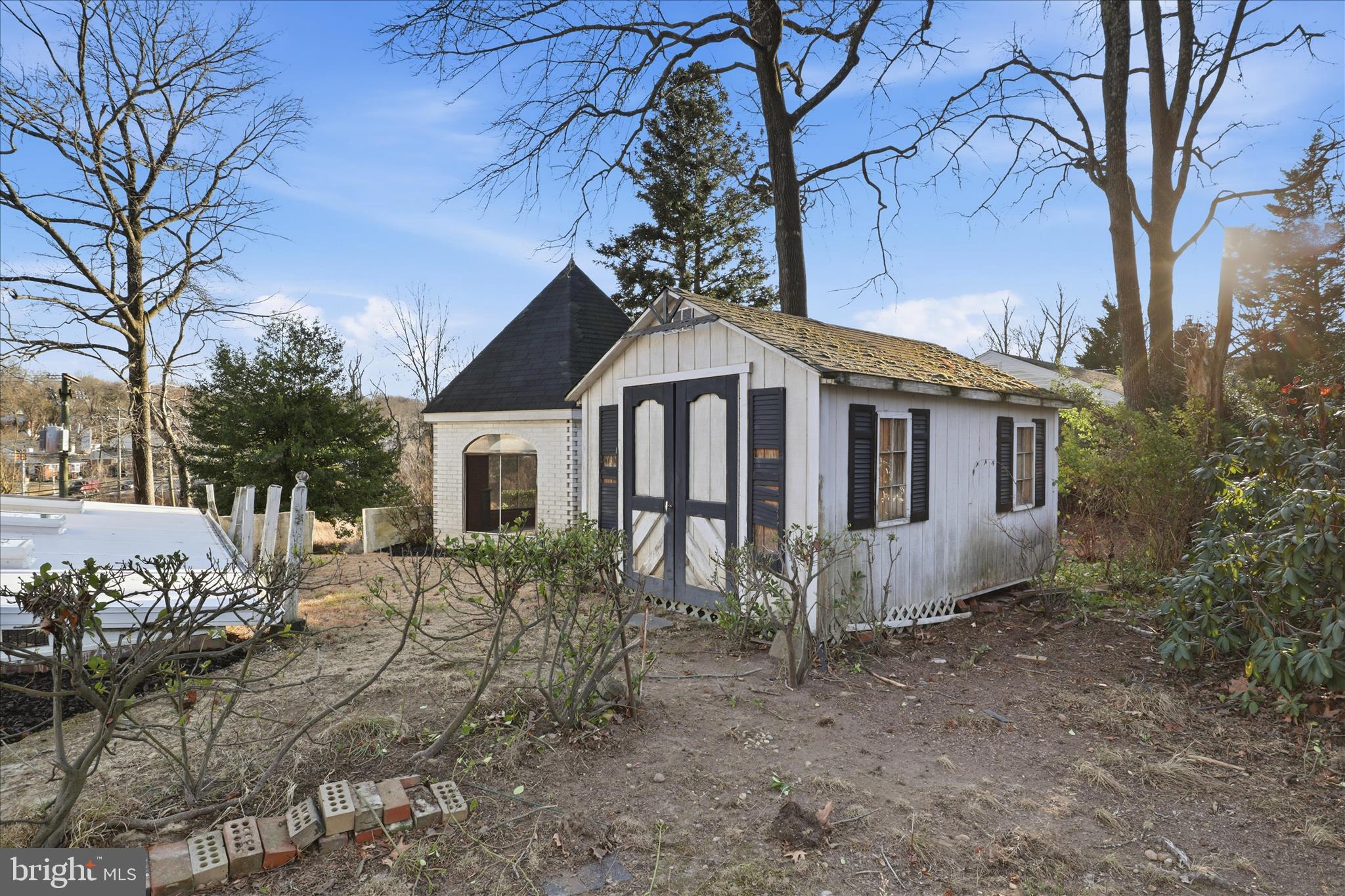 WILTON WOODS - Residential