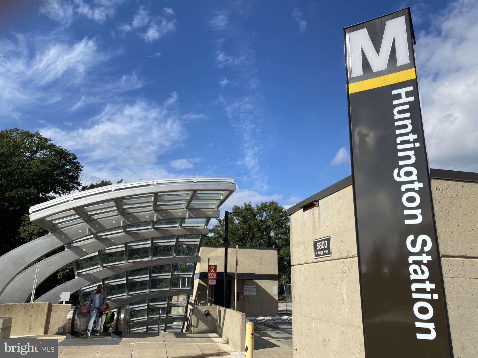 WILTON WOODS - Residential