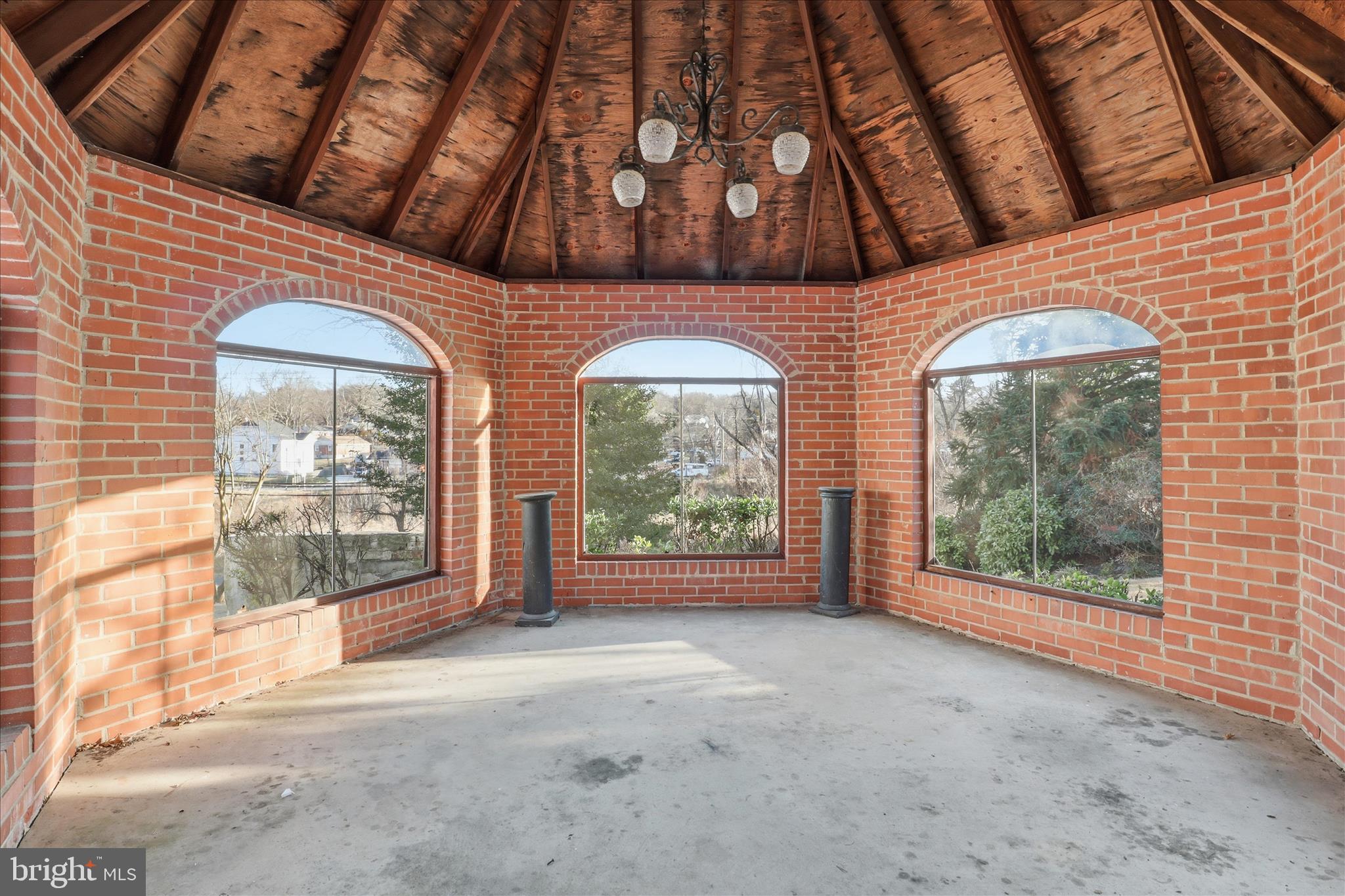 WILTON WOODS - Residential