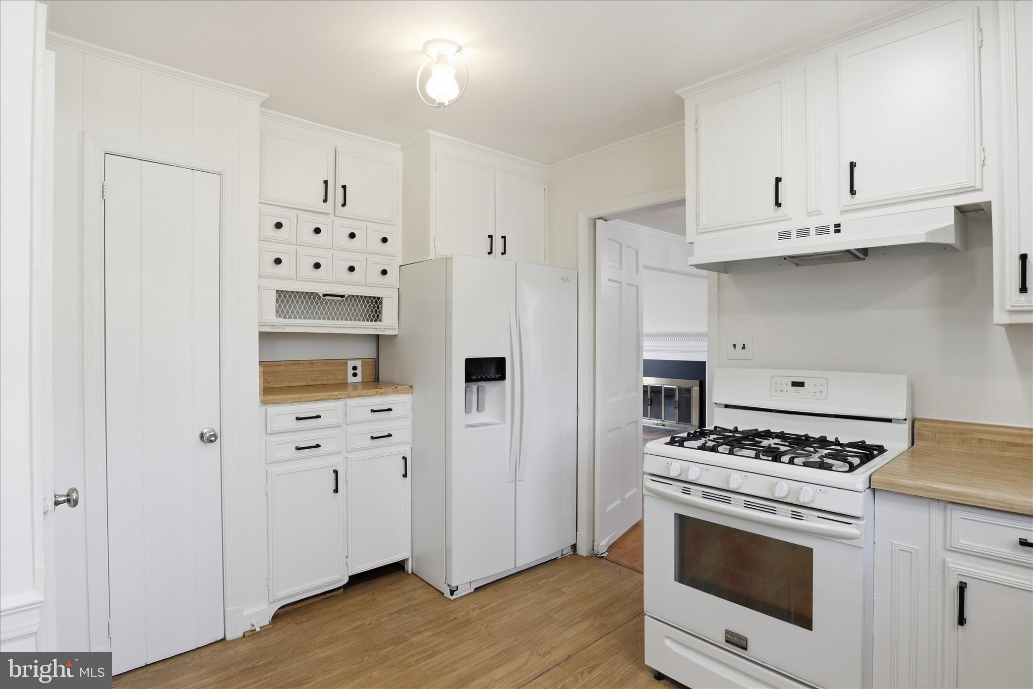 WILTON WOODS - Residential