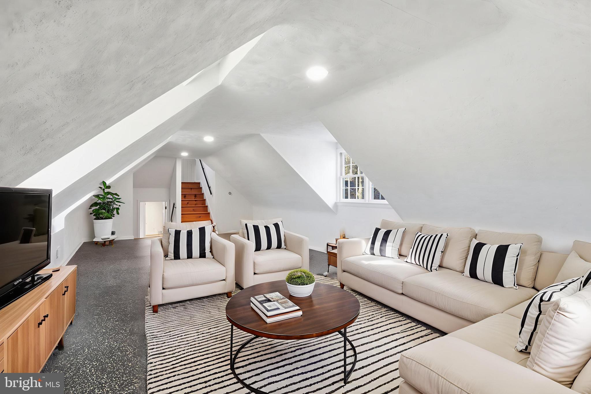 WILTON WOODS - Residential