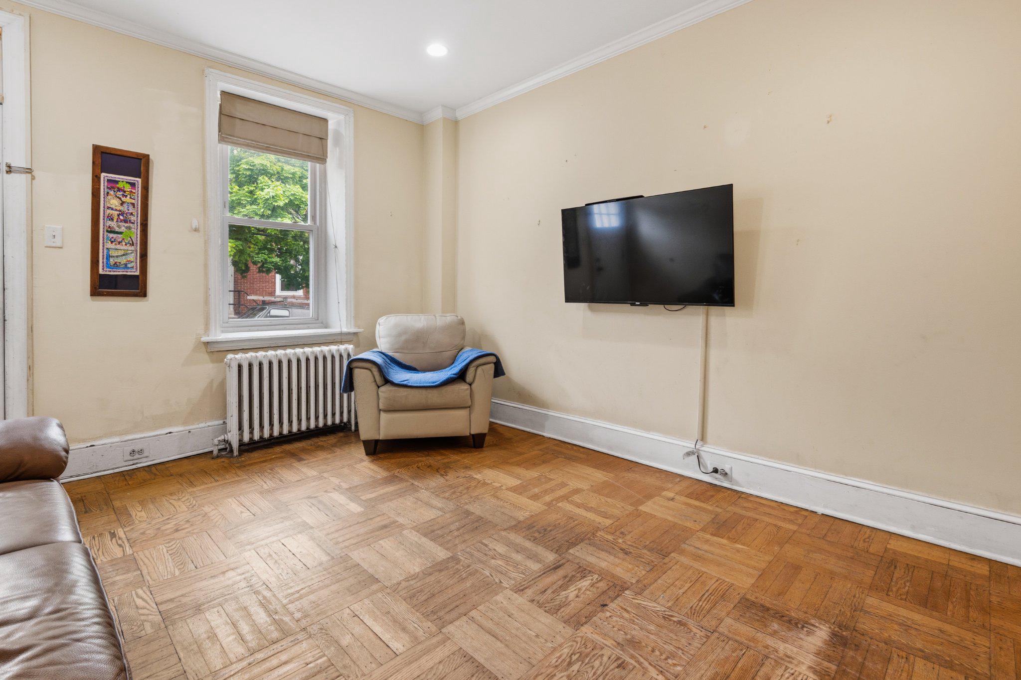 EAST FALLS - Residential
