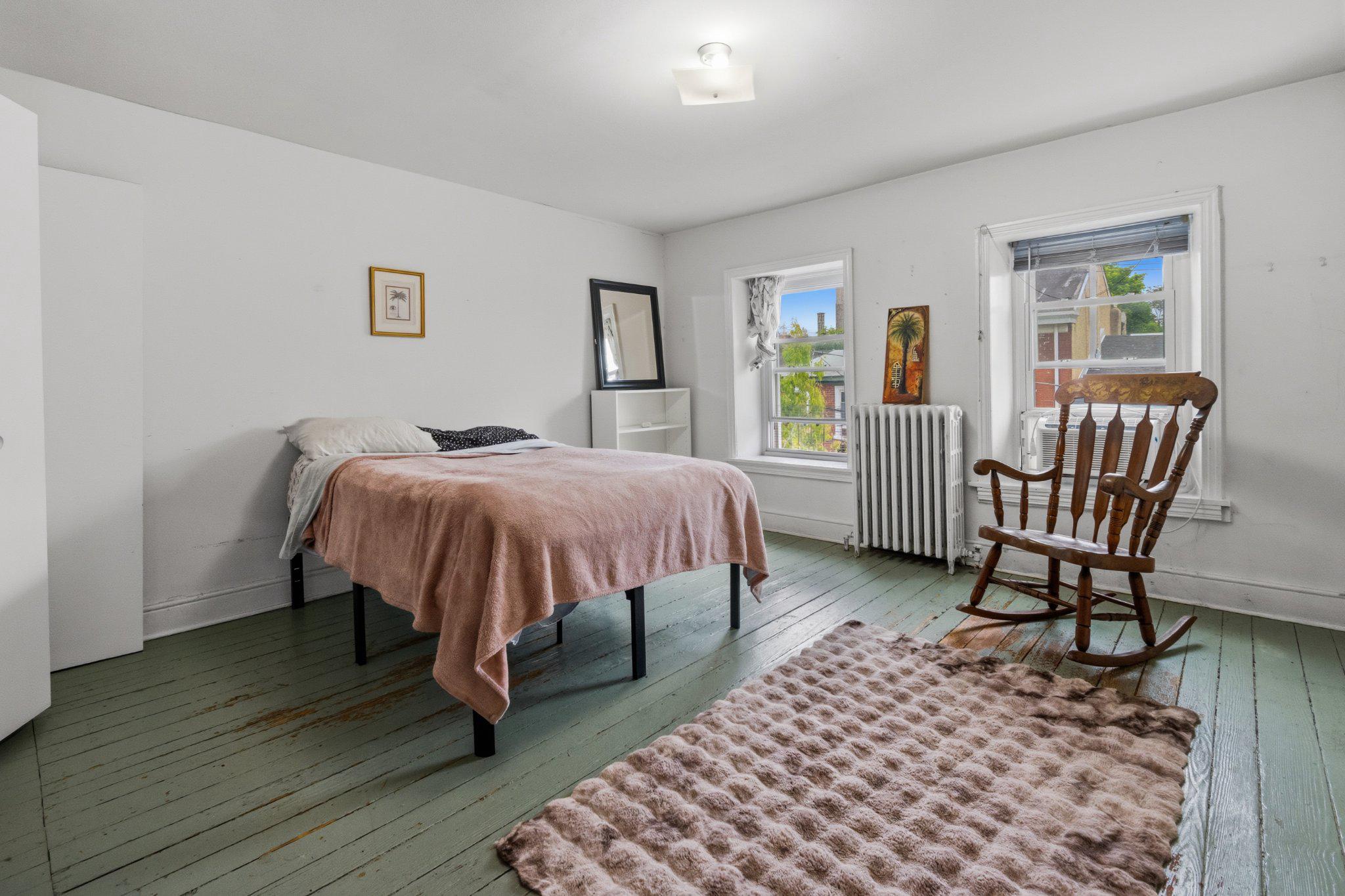 EAST FALLS - Residential