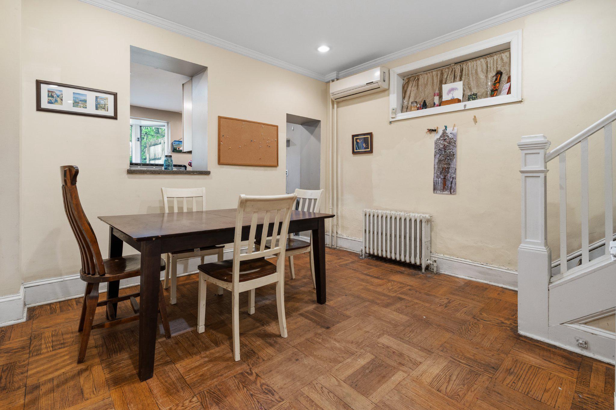 EAST FALLS - Residential