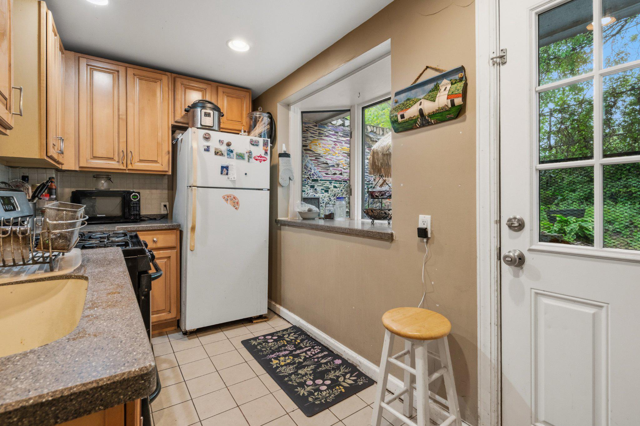 EAST FALLS - Residential