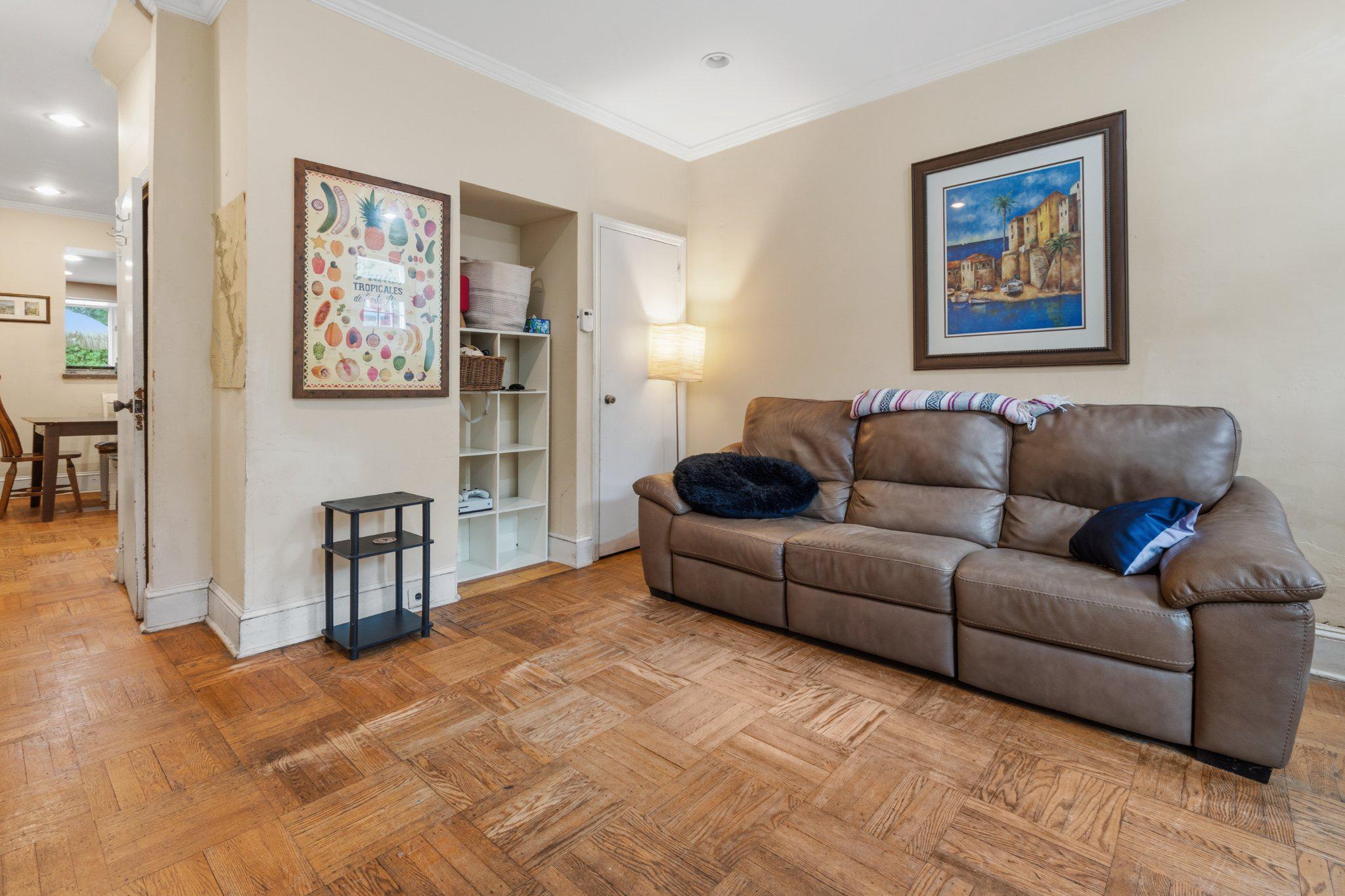 EAST FALLS - Residential