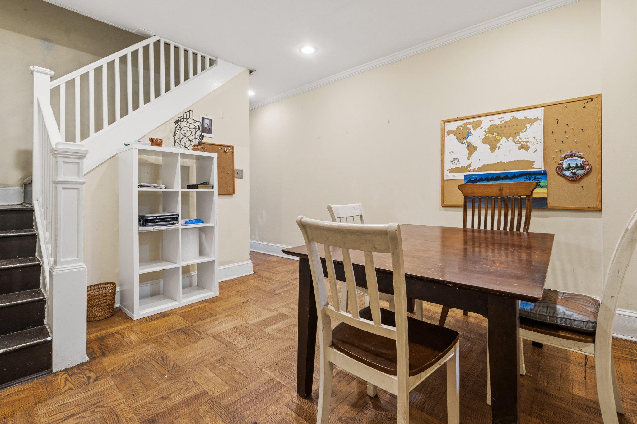 EAST FALLS - Residential