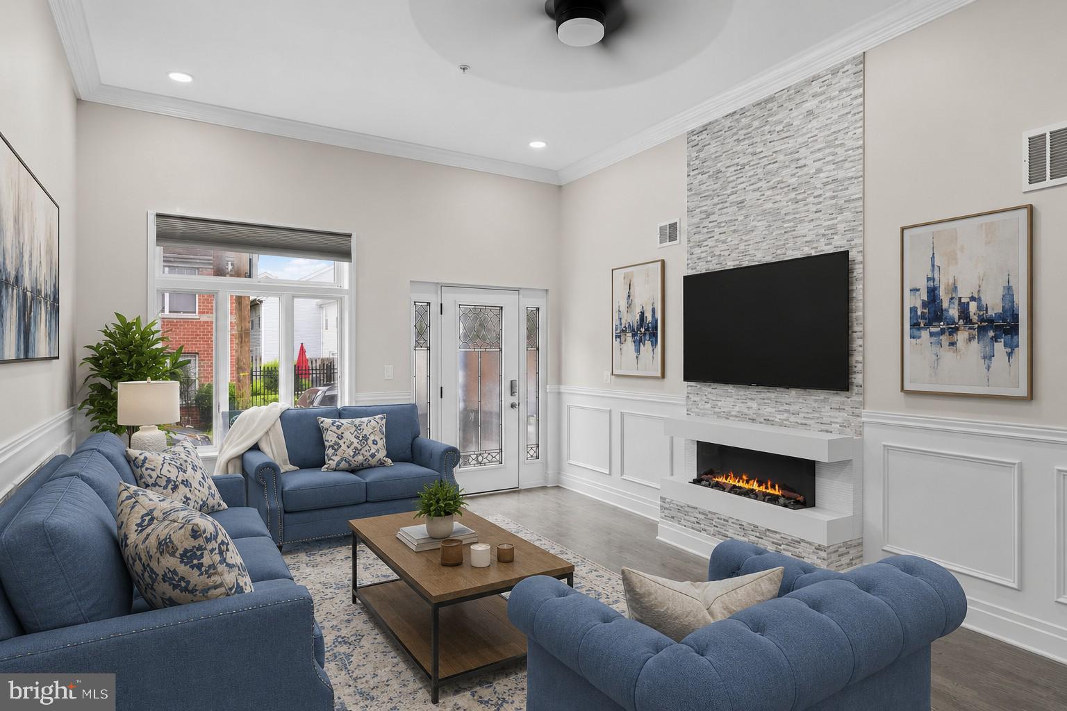QUEEN VILLAGE - Residential