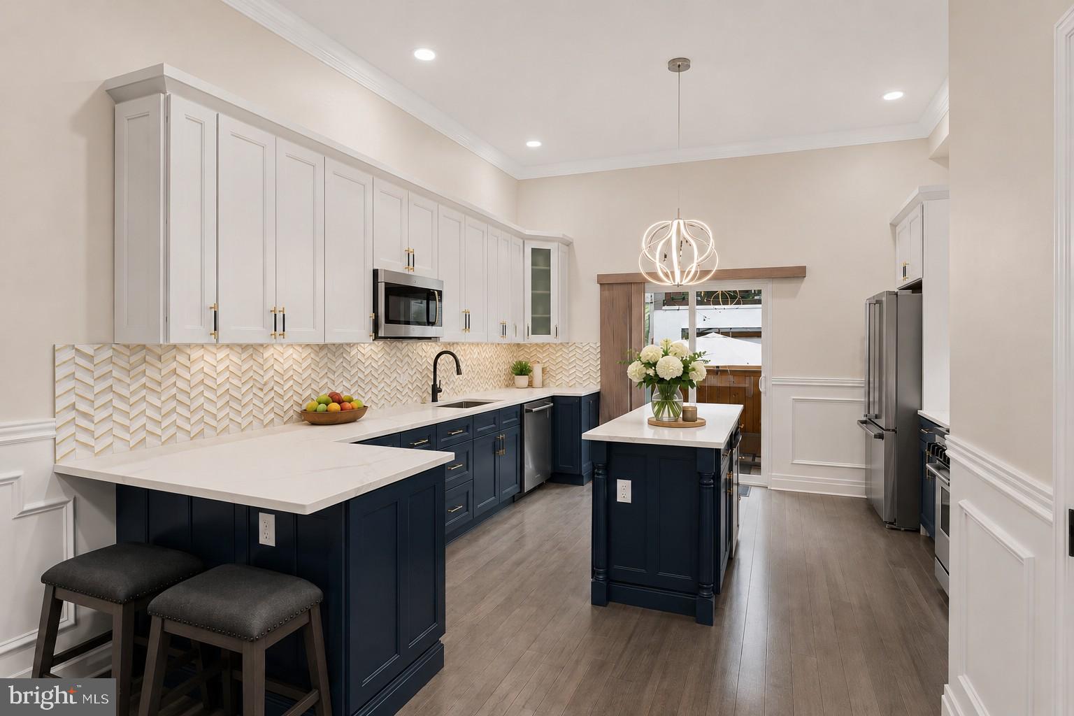 QUEEN VILLAGE - Residential