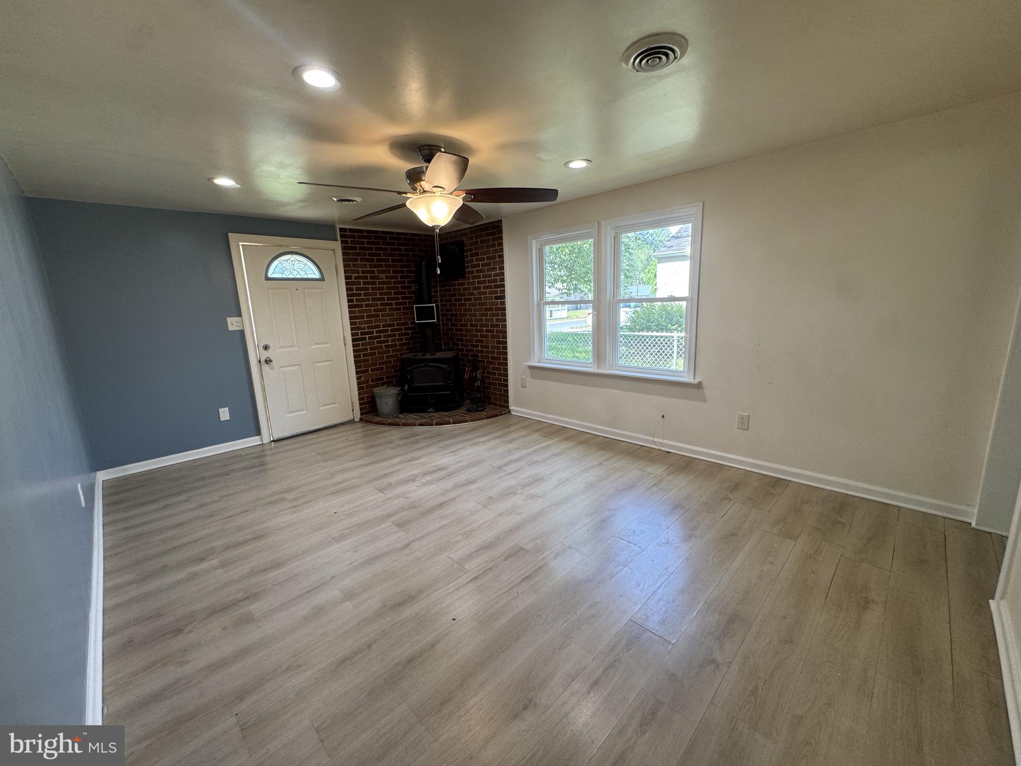 COLLINS PARK - Residential