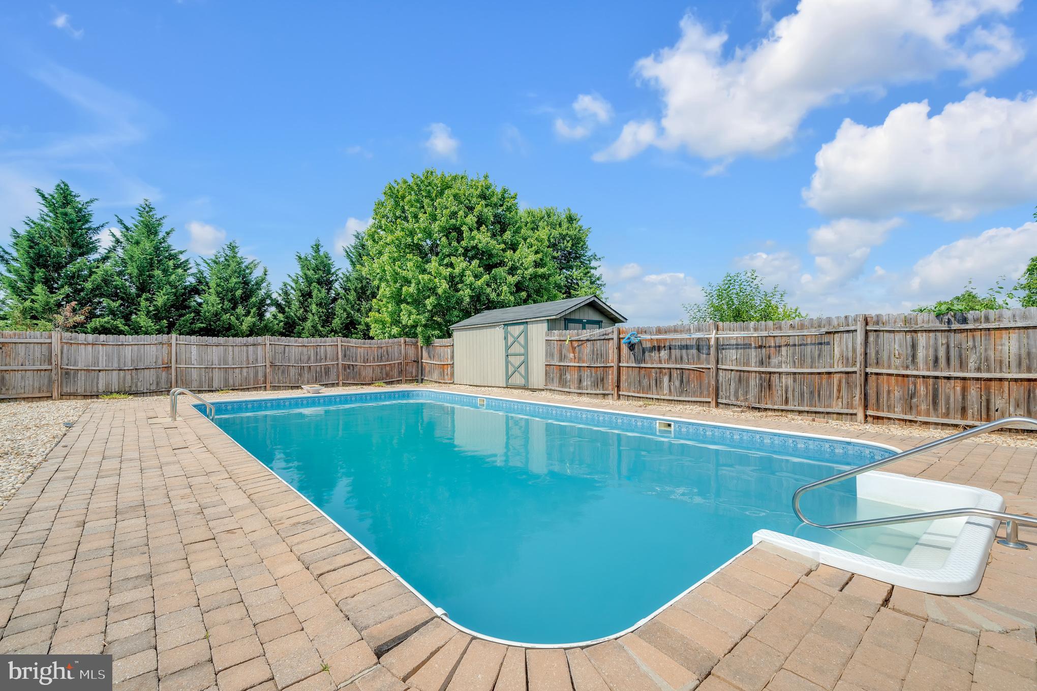 135 HUNTERS CIRCLE