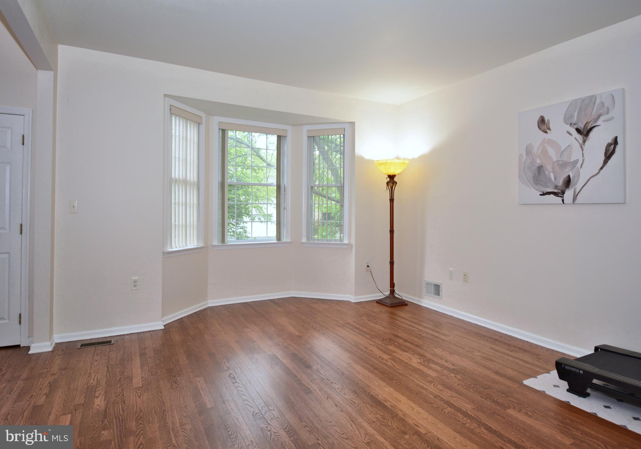 22 MUIRHEAD COURT