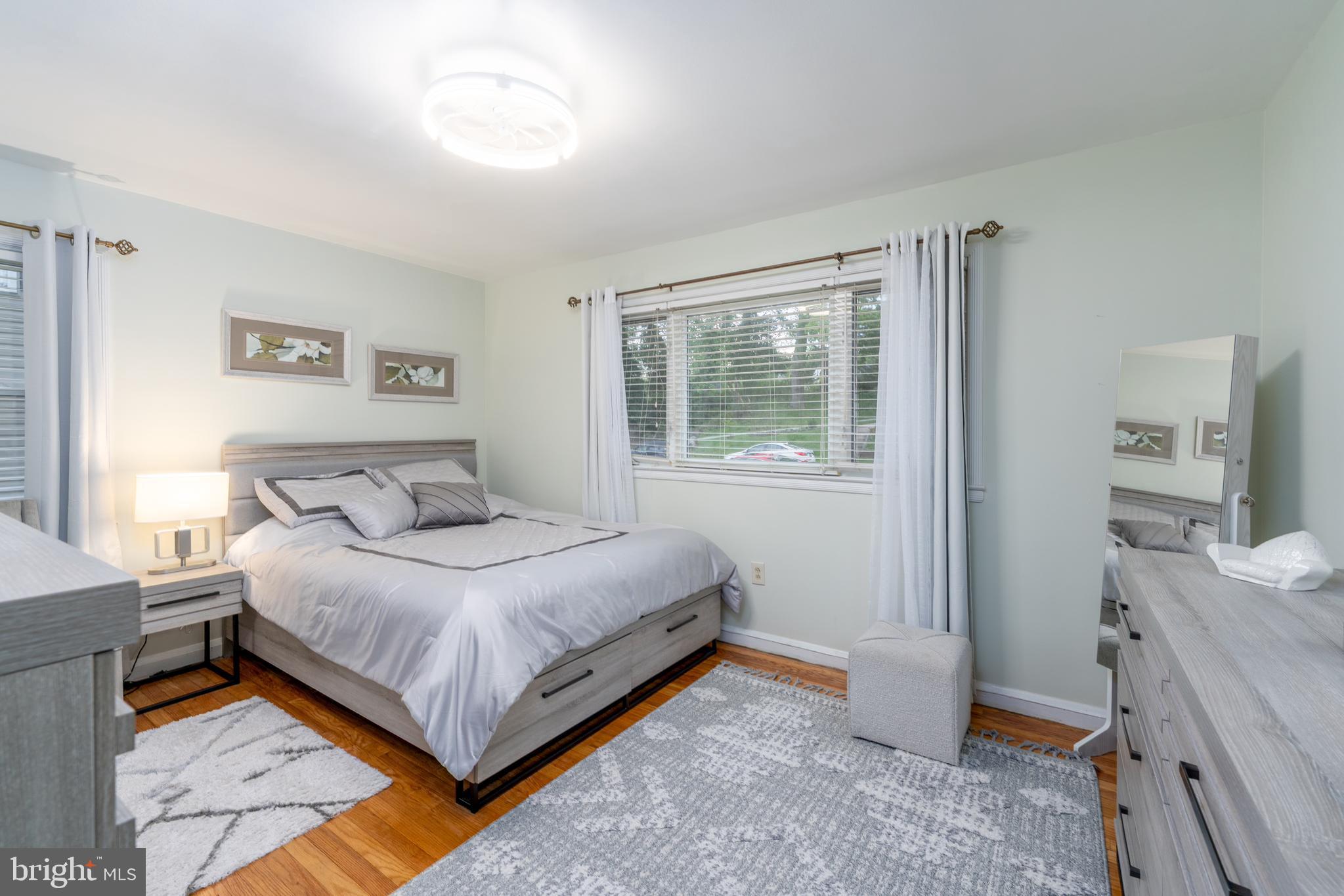 GLENDALE - Residential