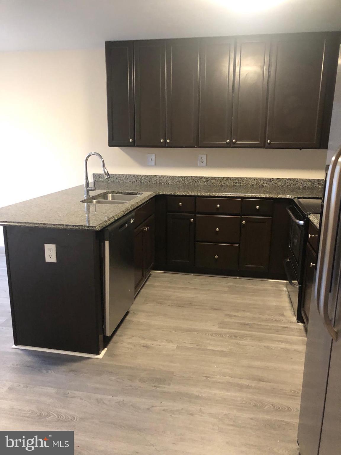 VILLAGE OF KINGS CONTRIVANCE - Residential Lease