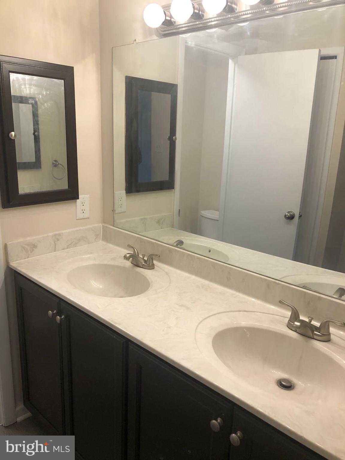 VILLAGE OF KINGS CONTRIVANCE - Residential Lease