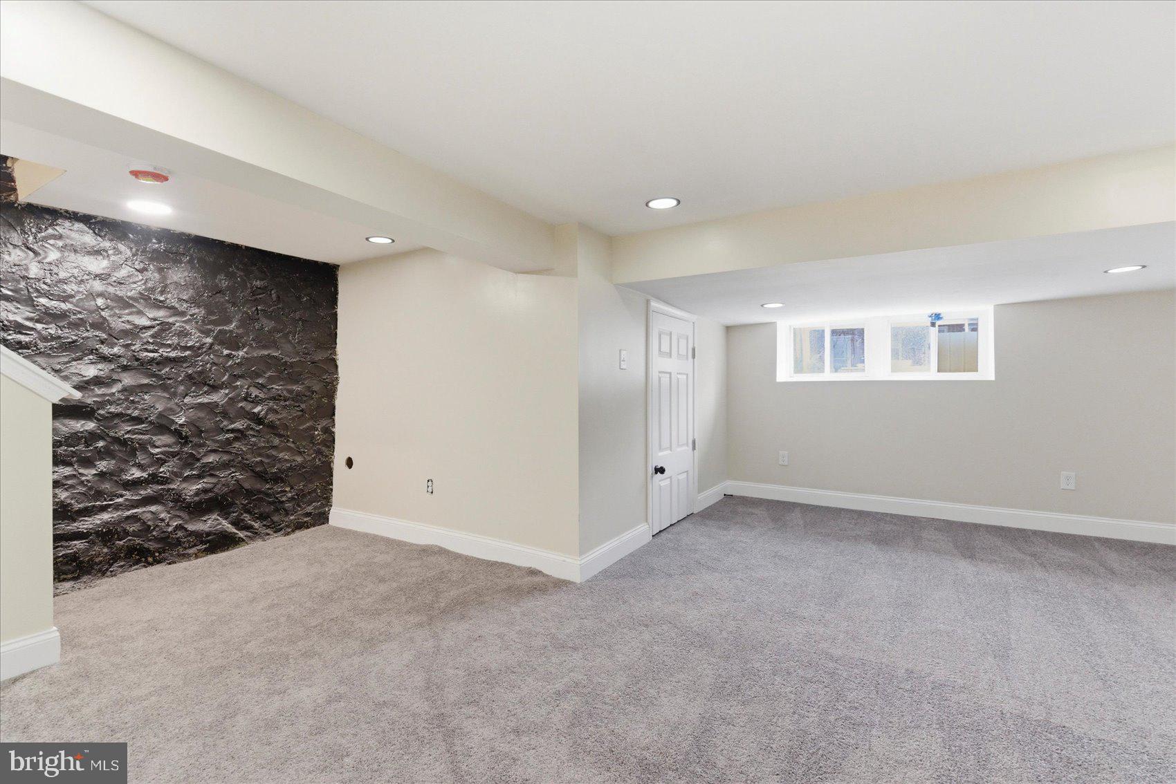 MONDAWMIN - Residential