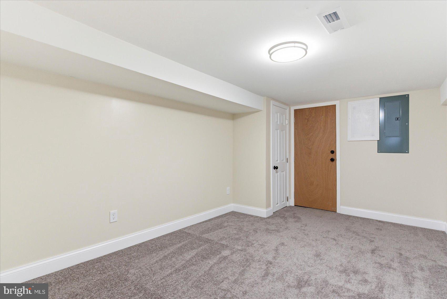 MONDAWMIN - Residential