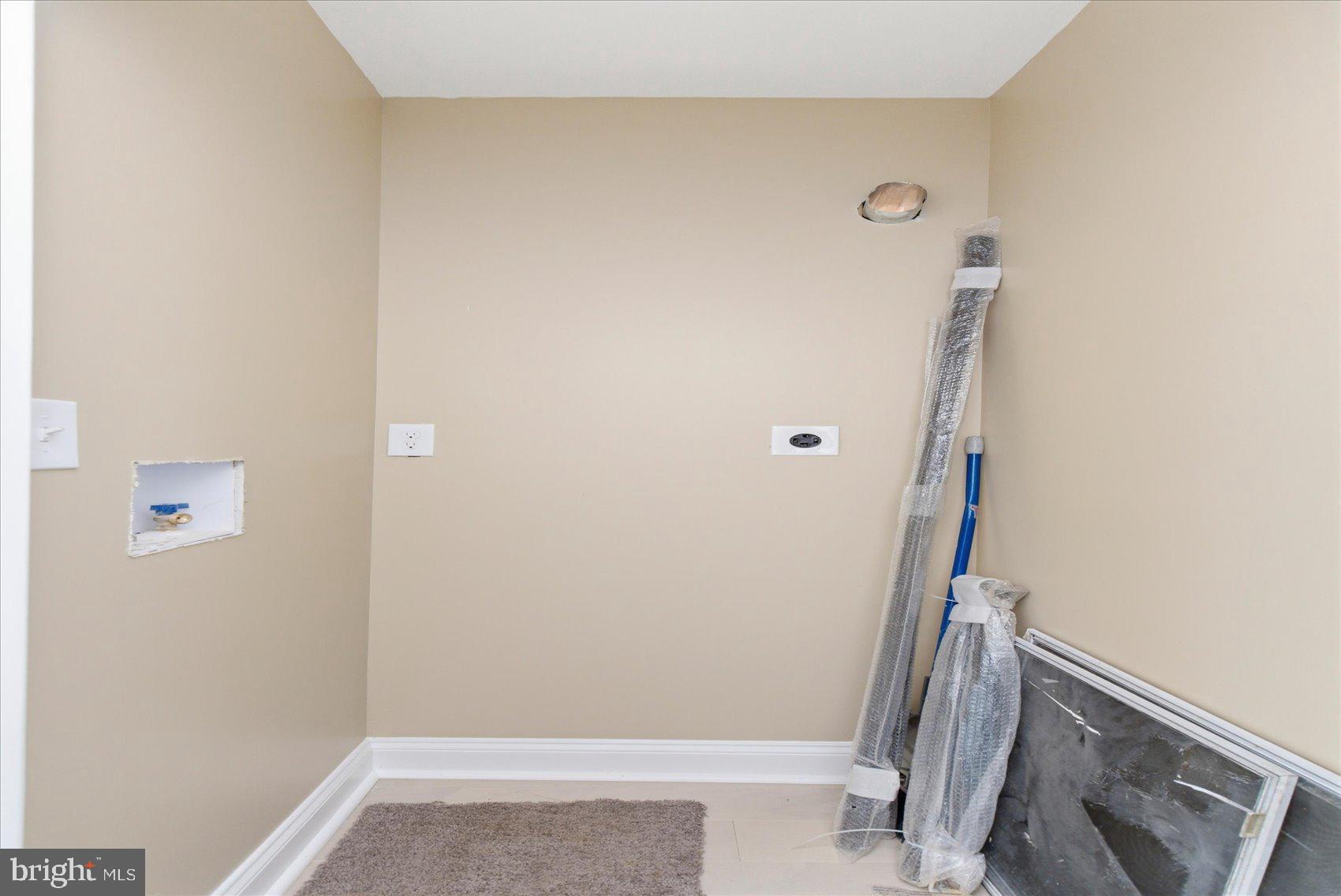 MONDAWMIN - Residential