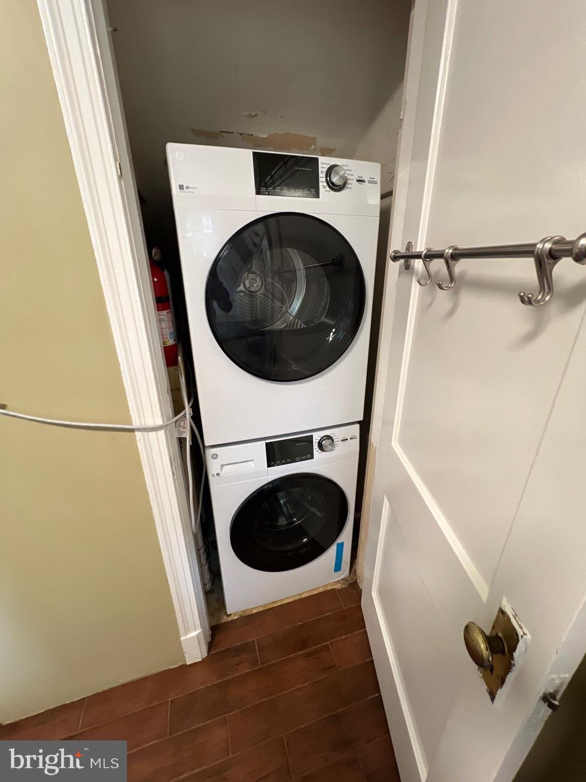 ARLINGTON VILLAGE - Residential Lease