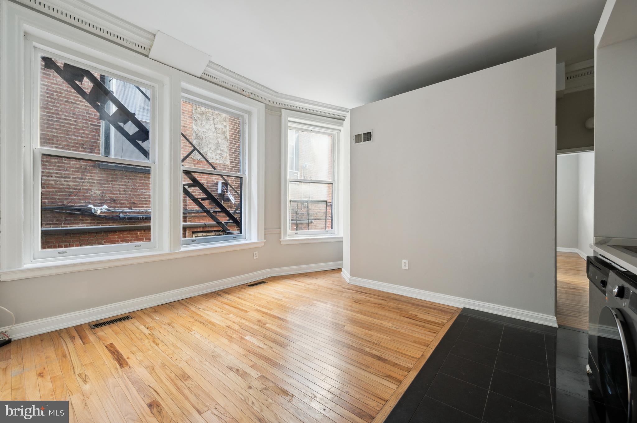 RITTENHOUSE SQUARE - Commercial Sale