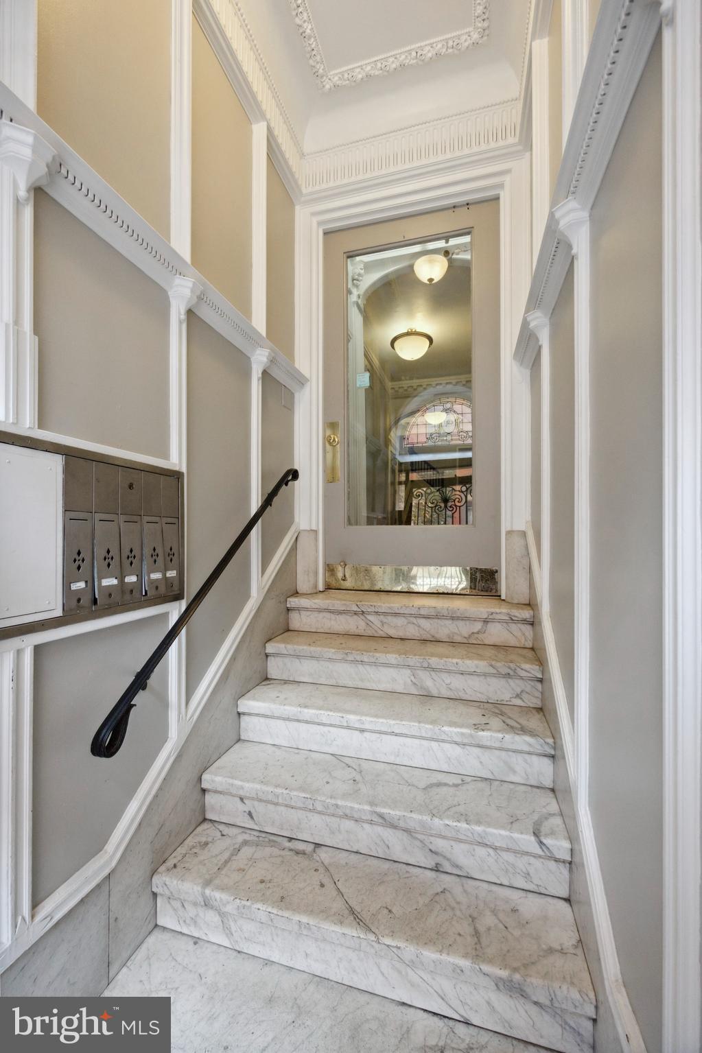 RITTENHOUSE SQUARE - Commercial Sale
