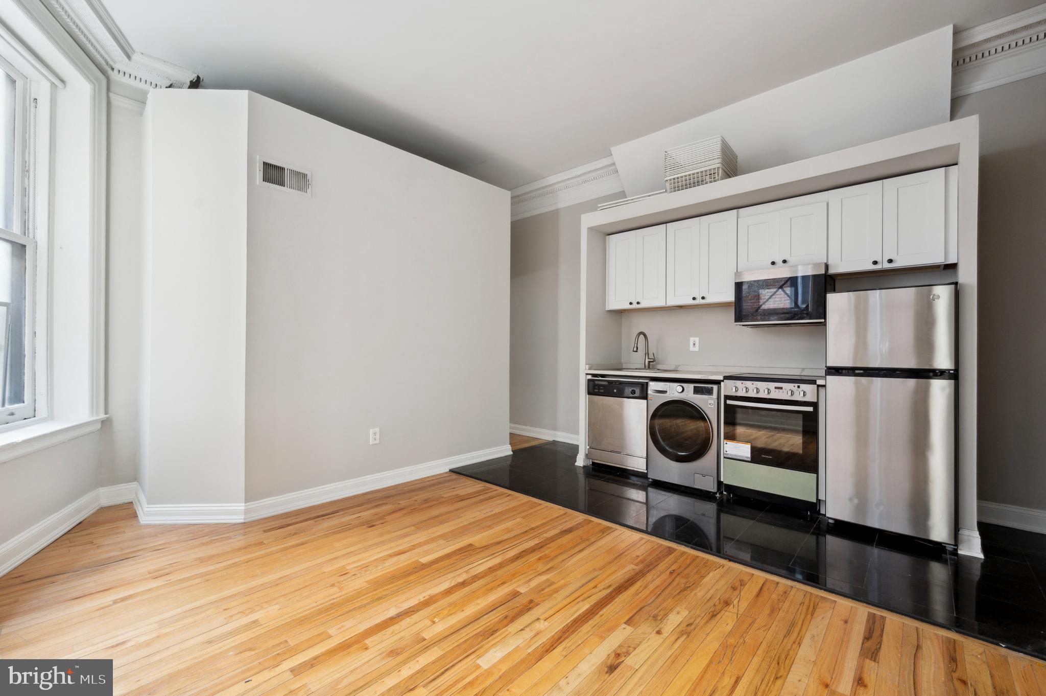 RITTENHOUSE SQUARE - Commercial Sale