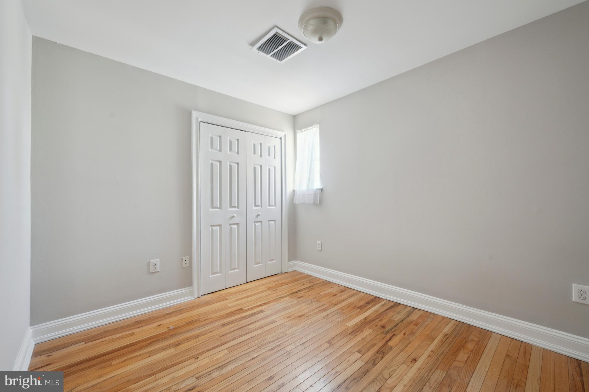 RITTENHOUSE SQUARE - Commercial Sale