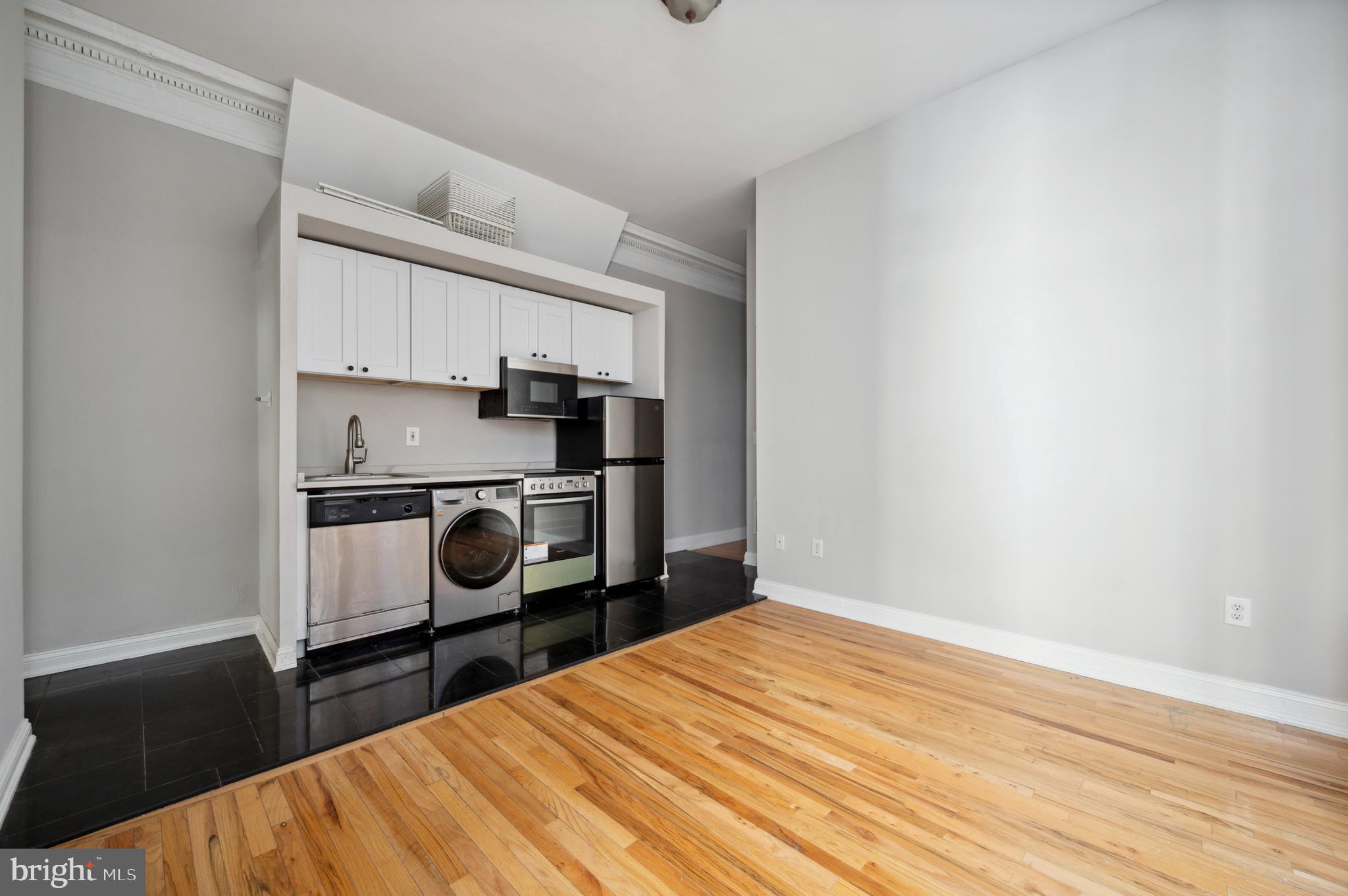 RITTENHOUSE SQUARE - Commercial Sale
