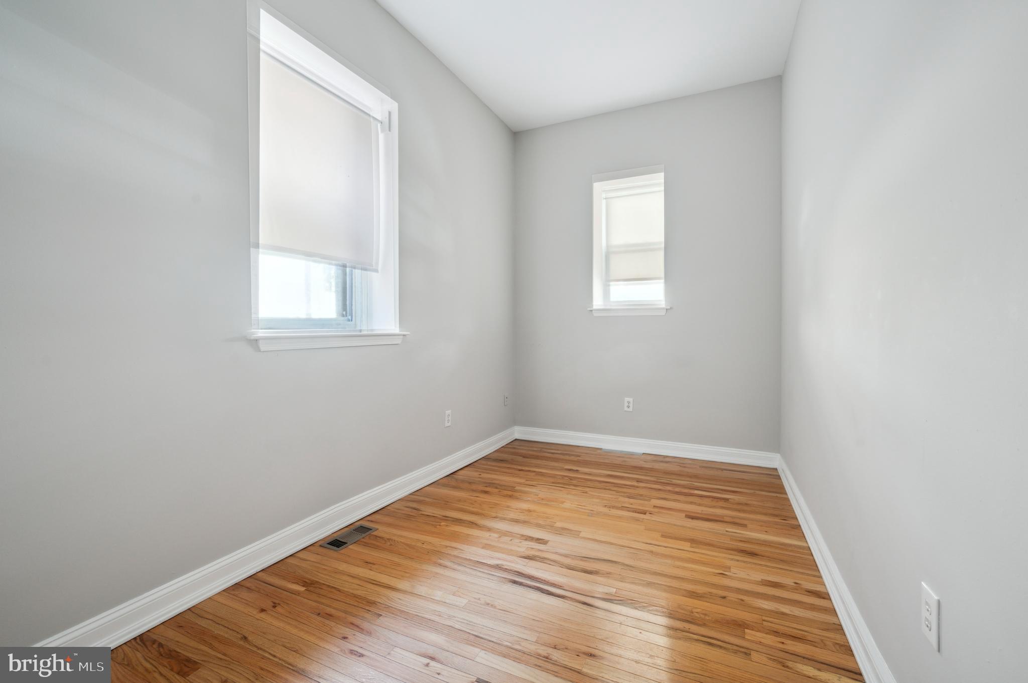 RITTENHOUSE SQUARE - Commercial Sale
