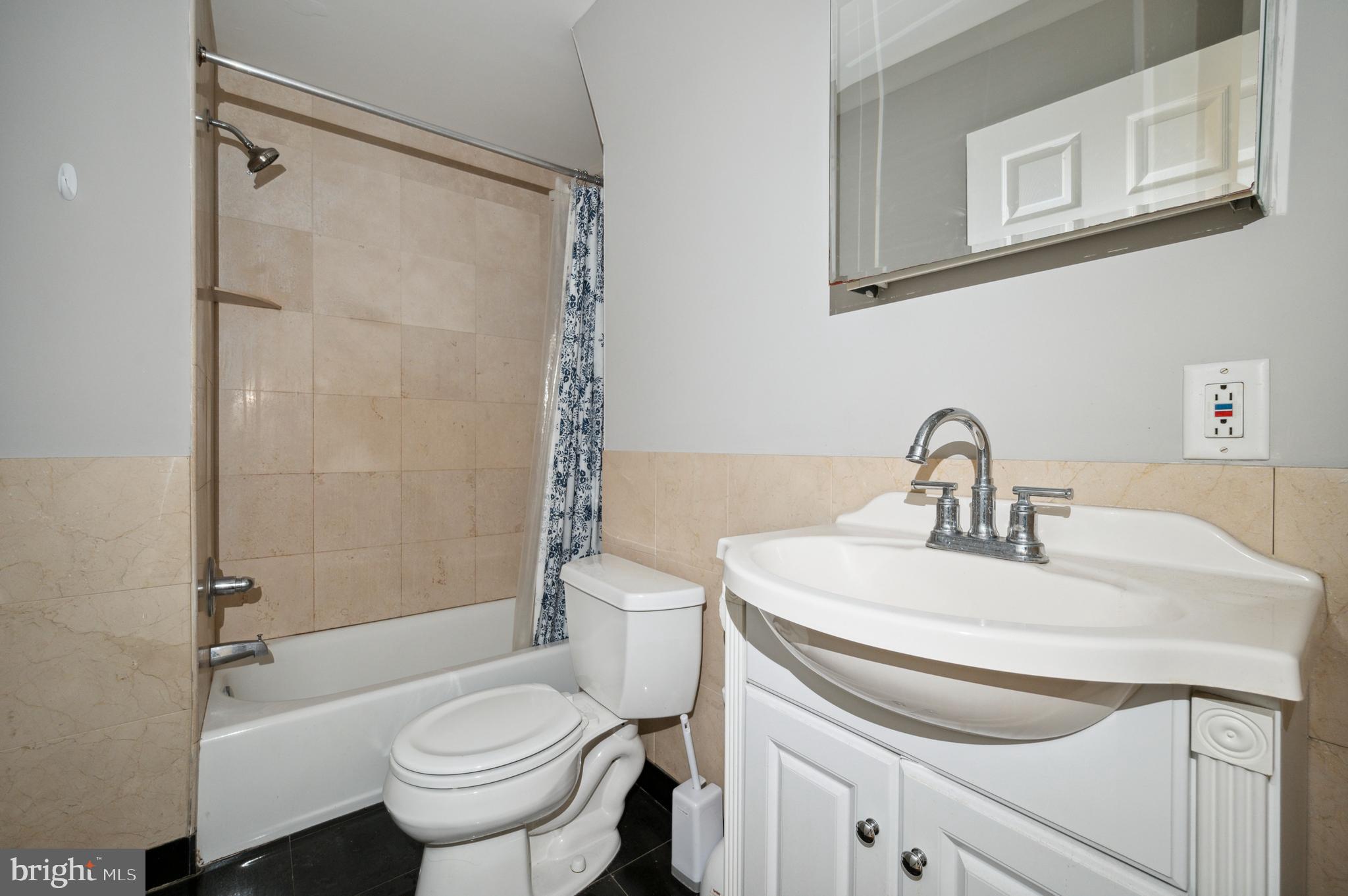 RITTENHOUSE SQUARE - Commercial Sale