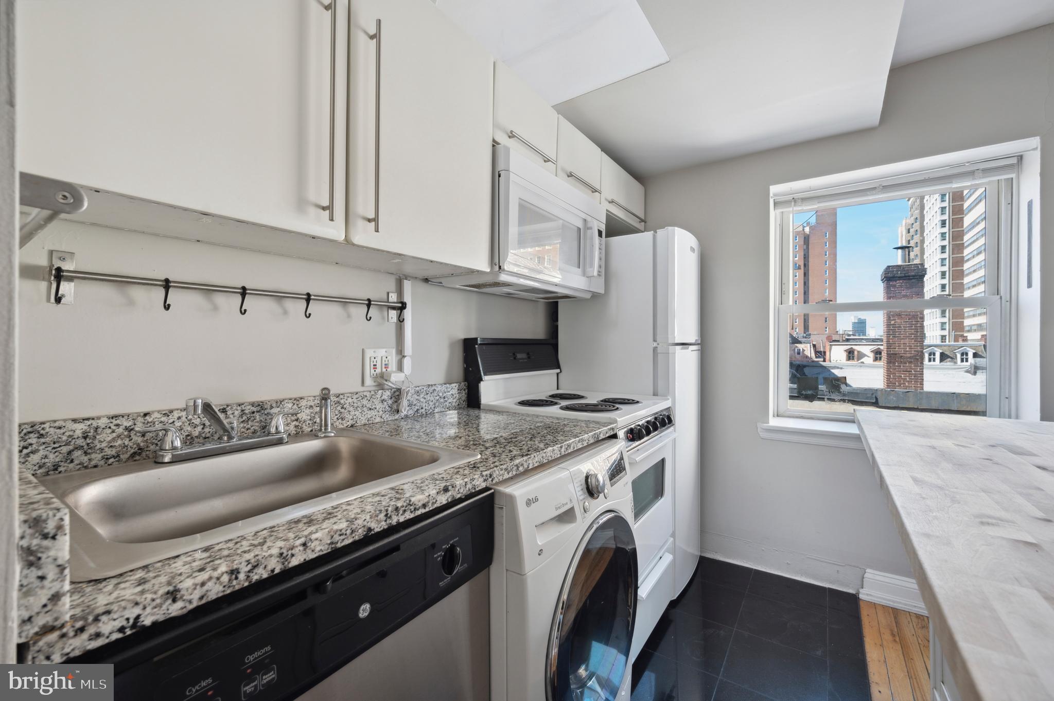 RITTENHOUSE SQUARE - Commercial Sale