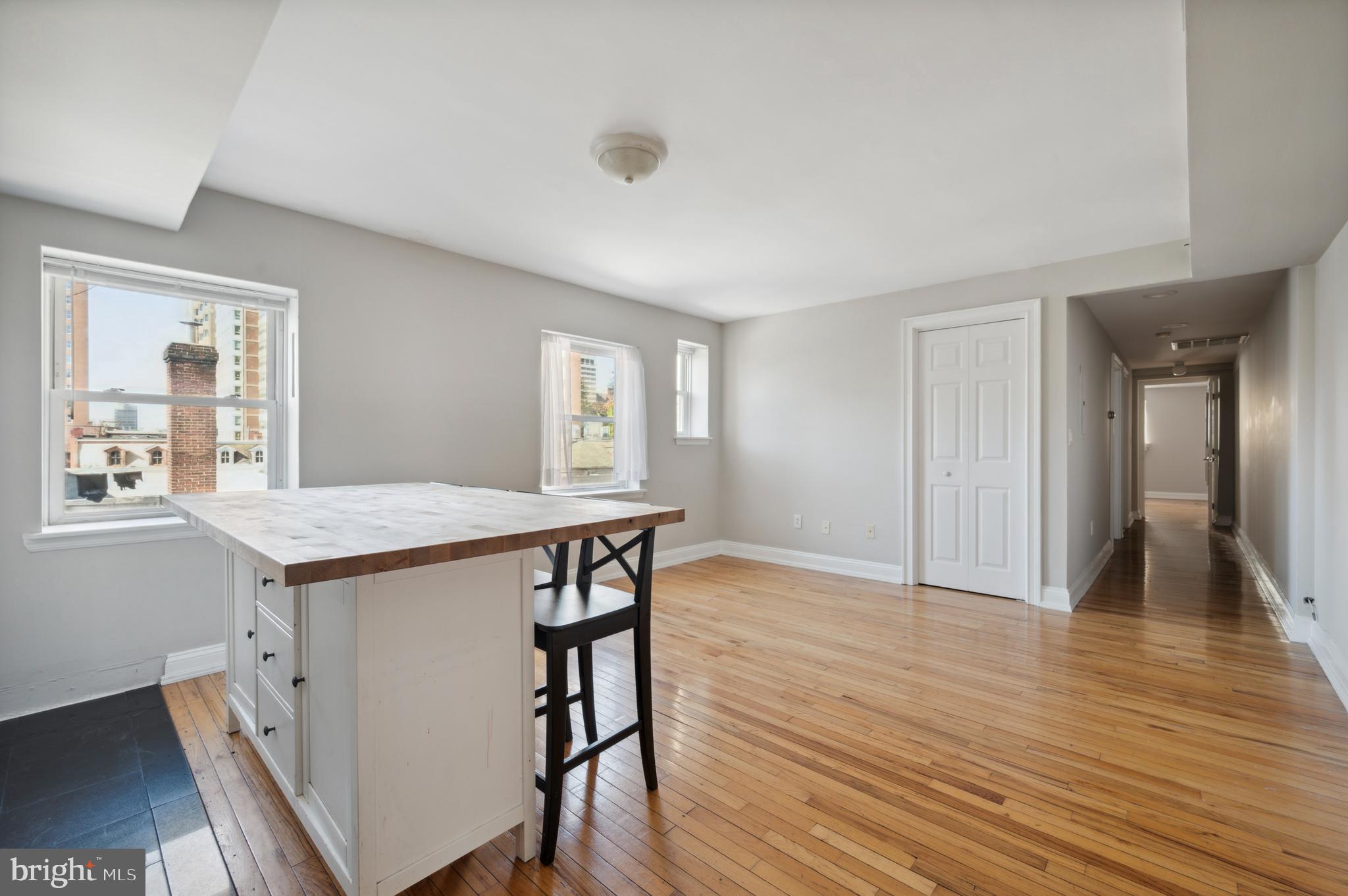 RITTENHOUSE SQUARE - Commercial Sale