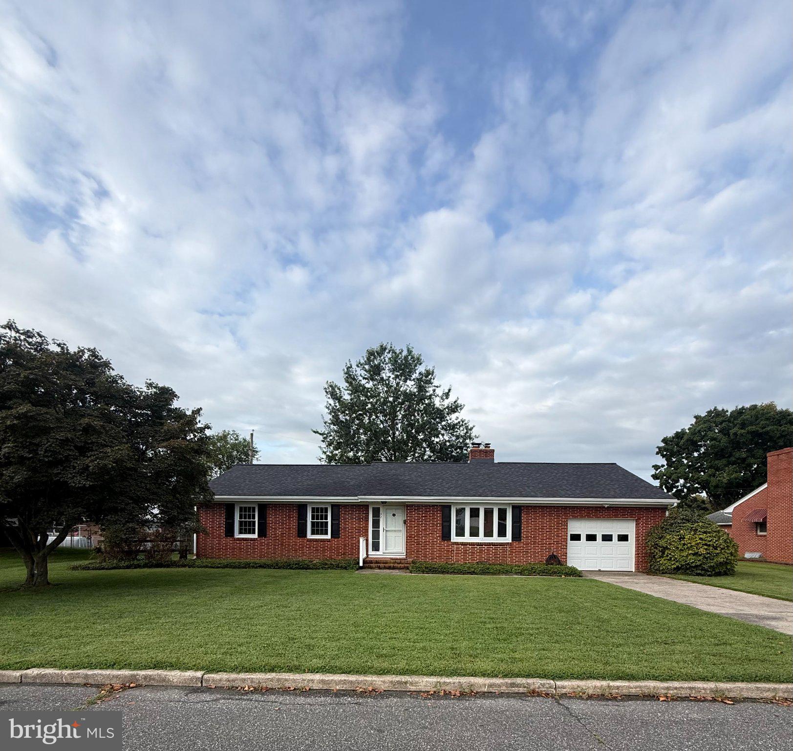 321 TYLER LANE