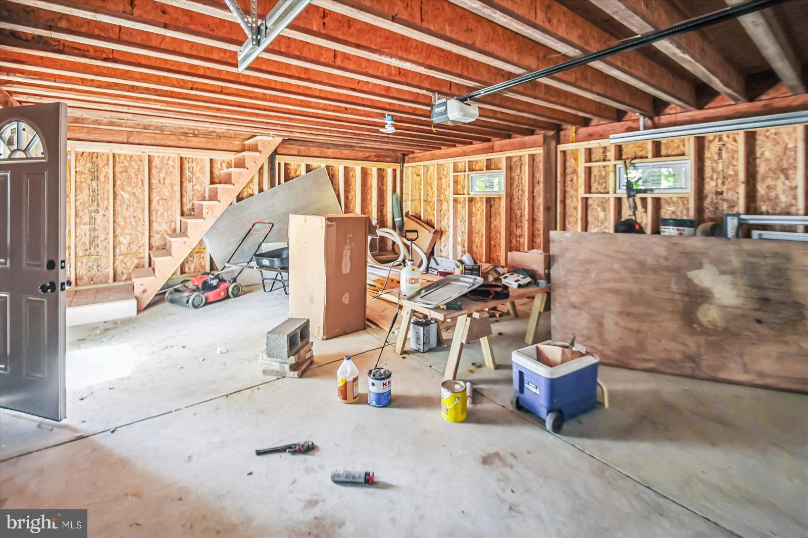 WOODLAND BEACH - Residential