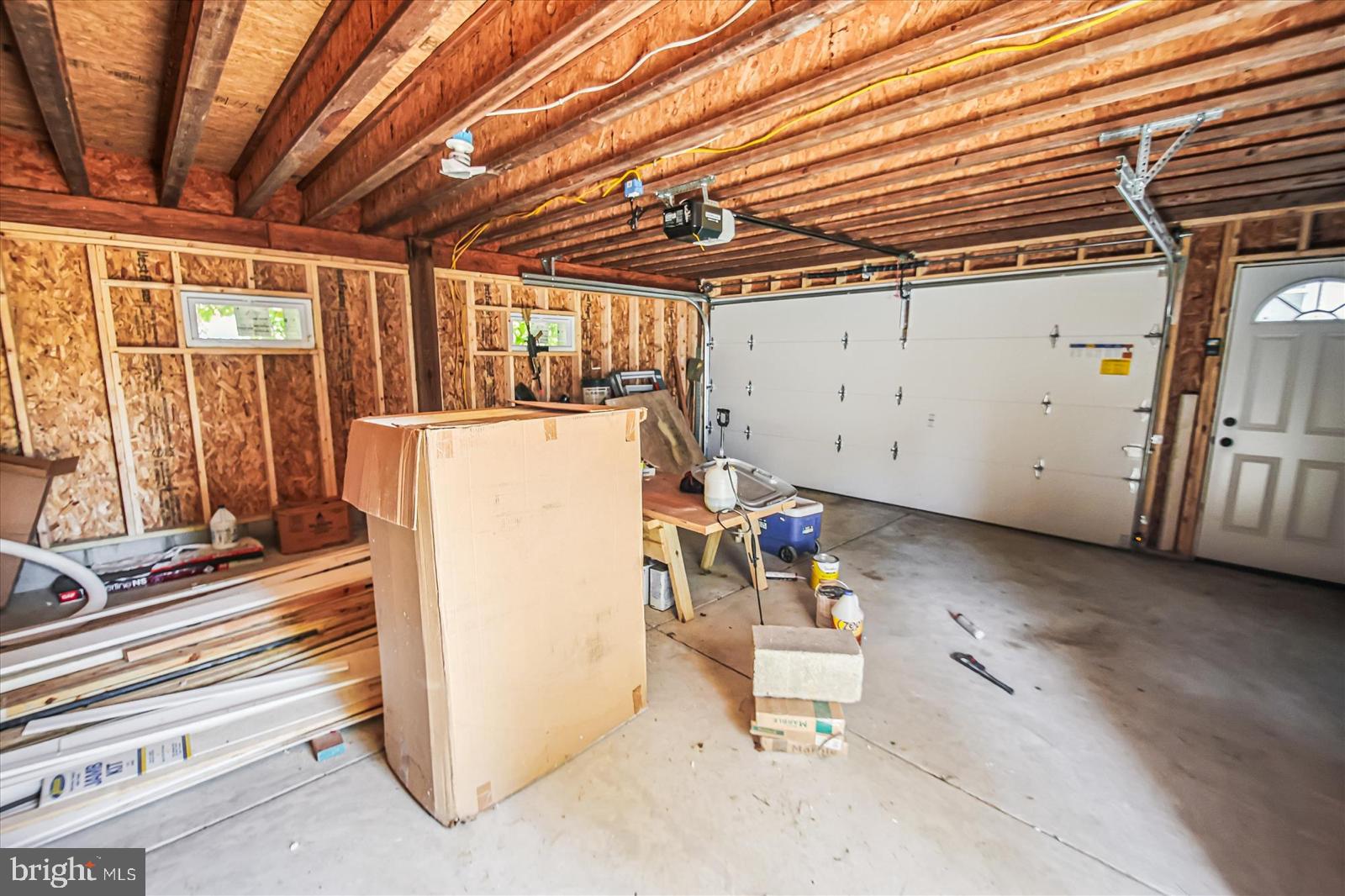 WOODLAND BEACH - Residential