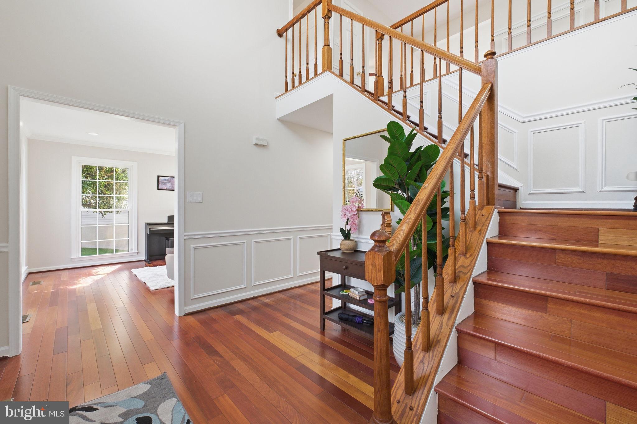 12005 MEADOWVILLE COURT