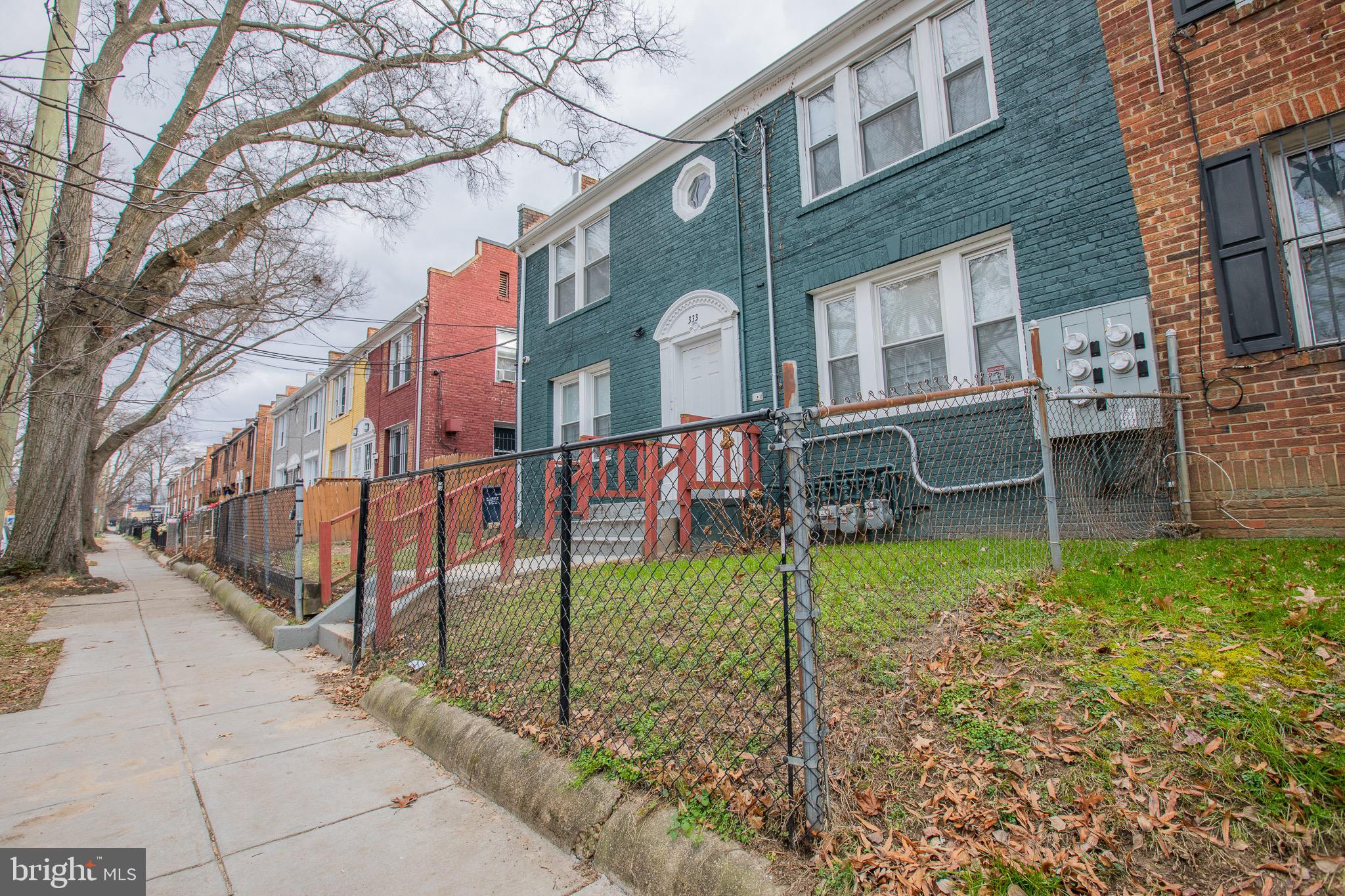 333 PARKLAND PLACE SE 1