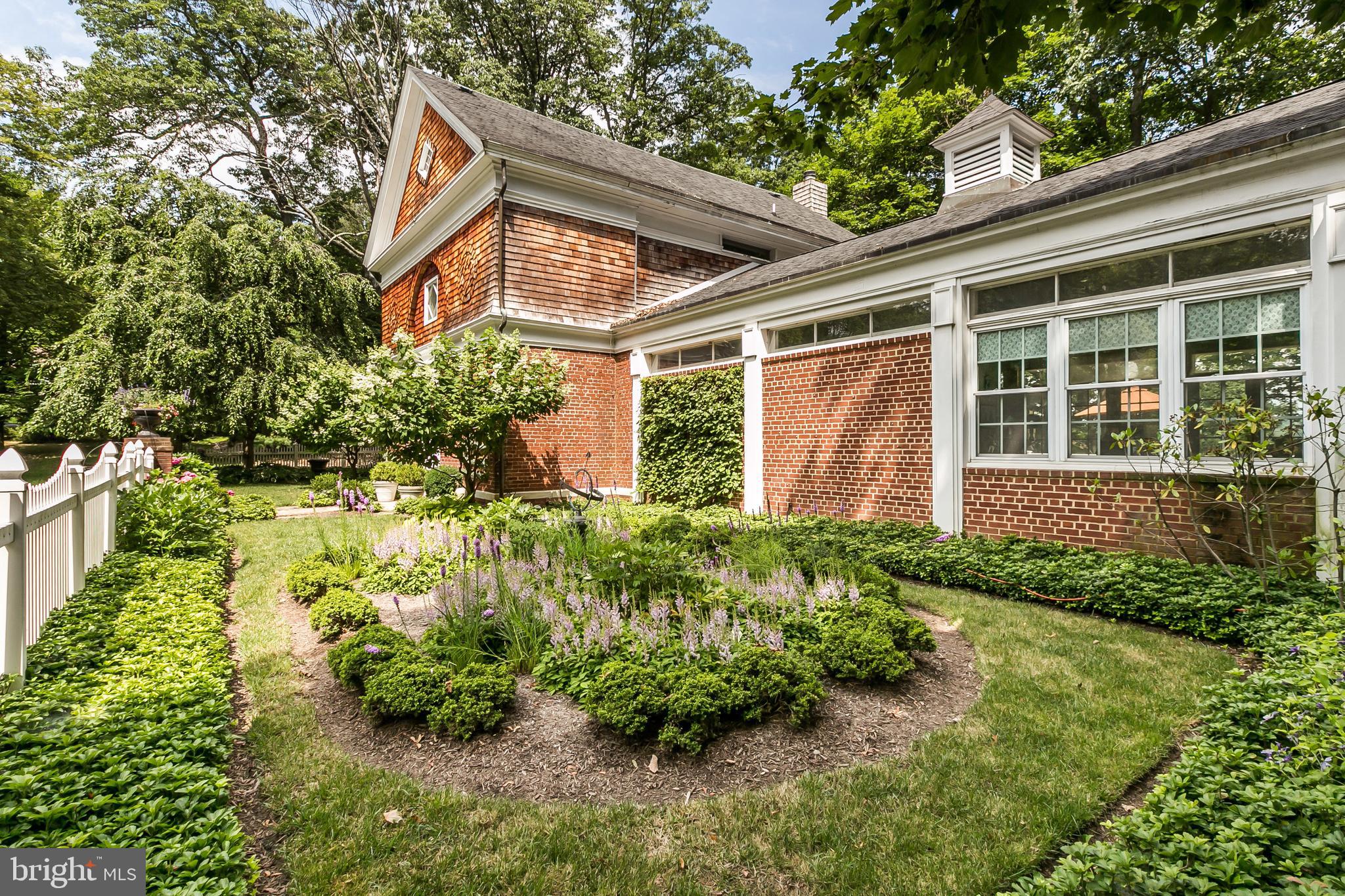 ANTON NORTH - Residential