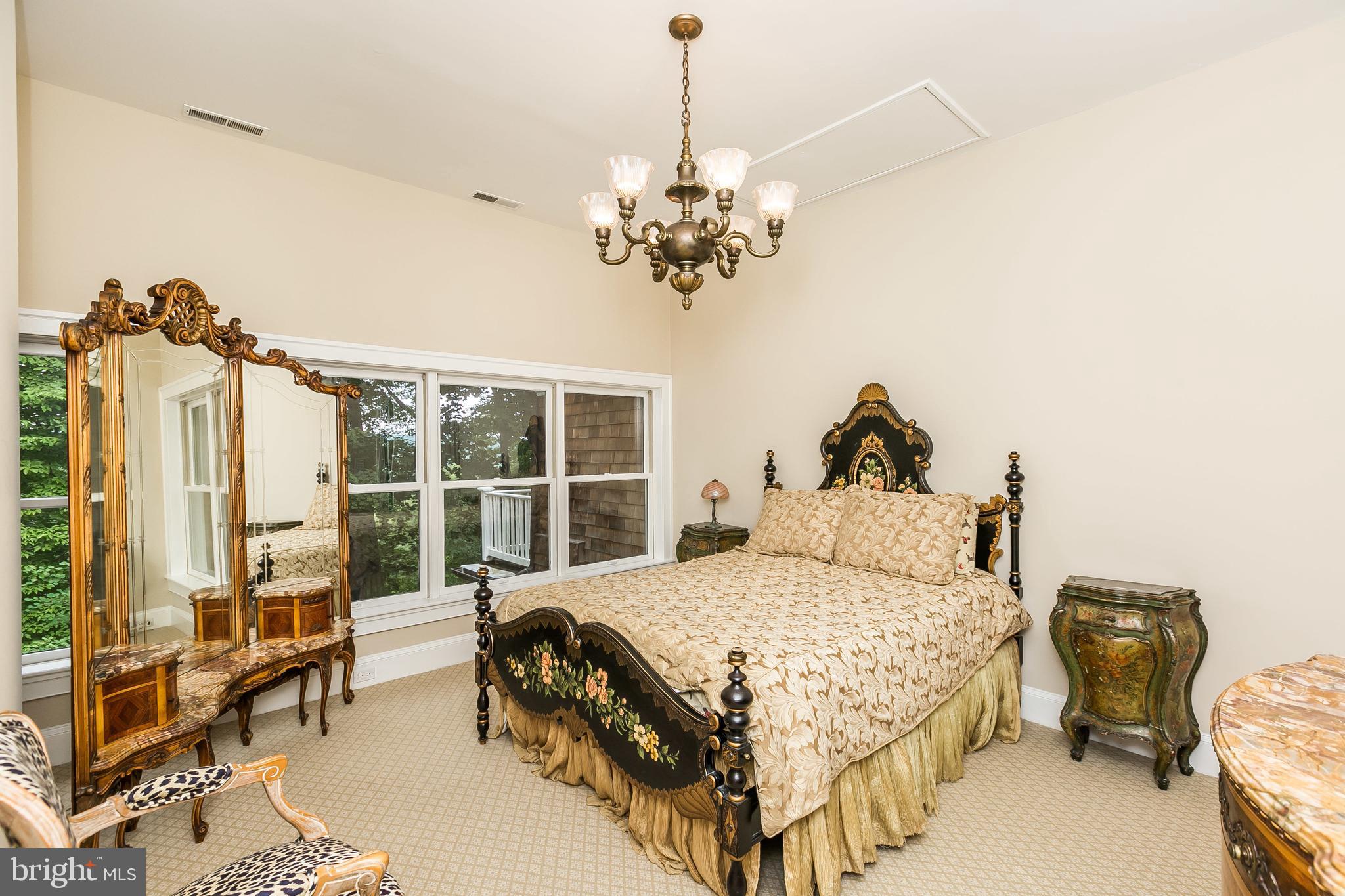 ANTON NORTH - Residential