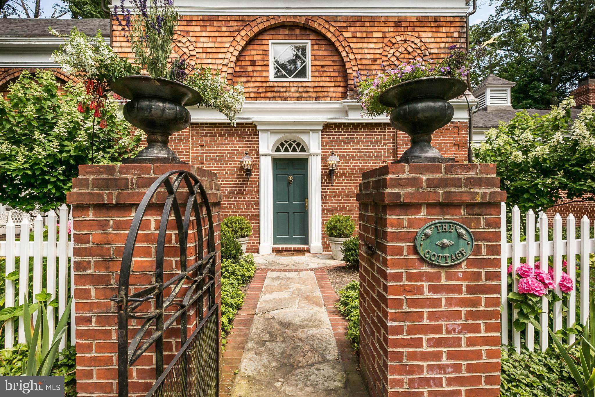 ANTON NORTH - Residential