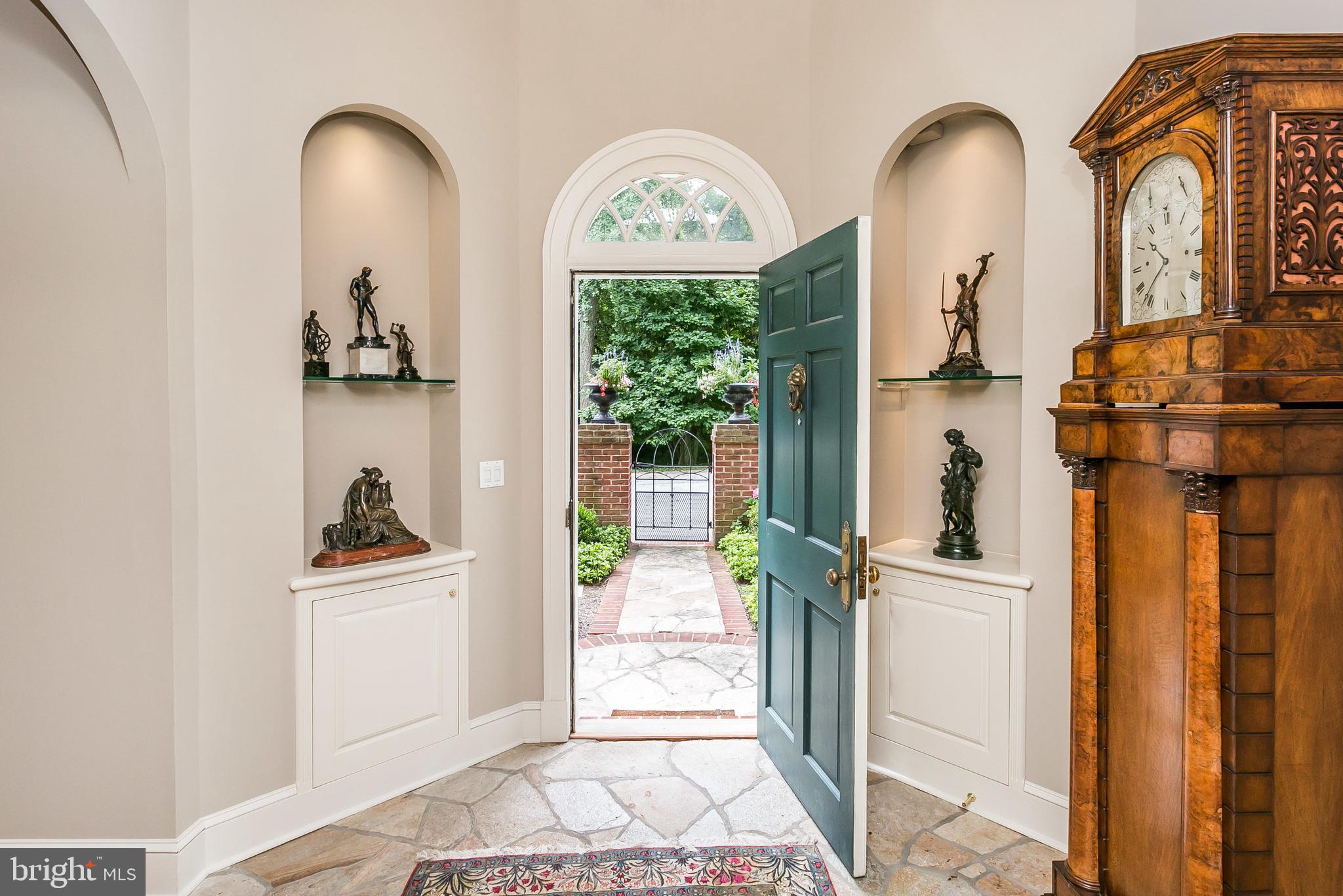 ANTON NORTH - Residential