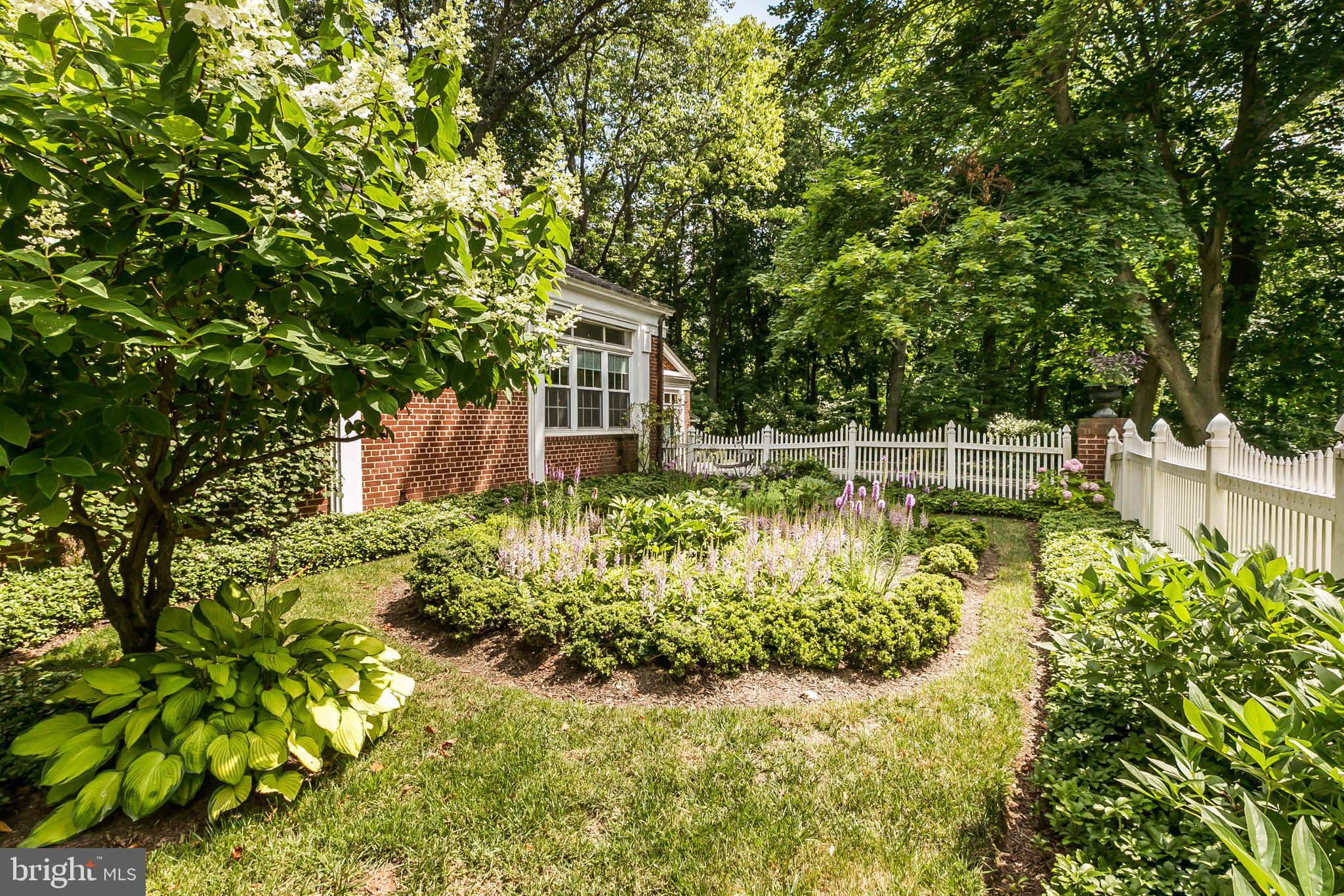 ANTON NORTH - Residential