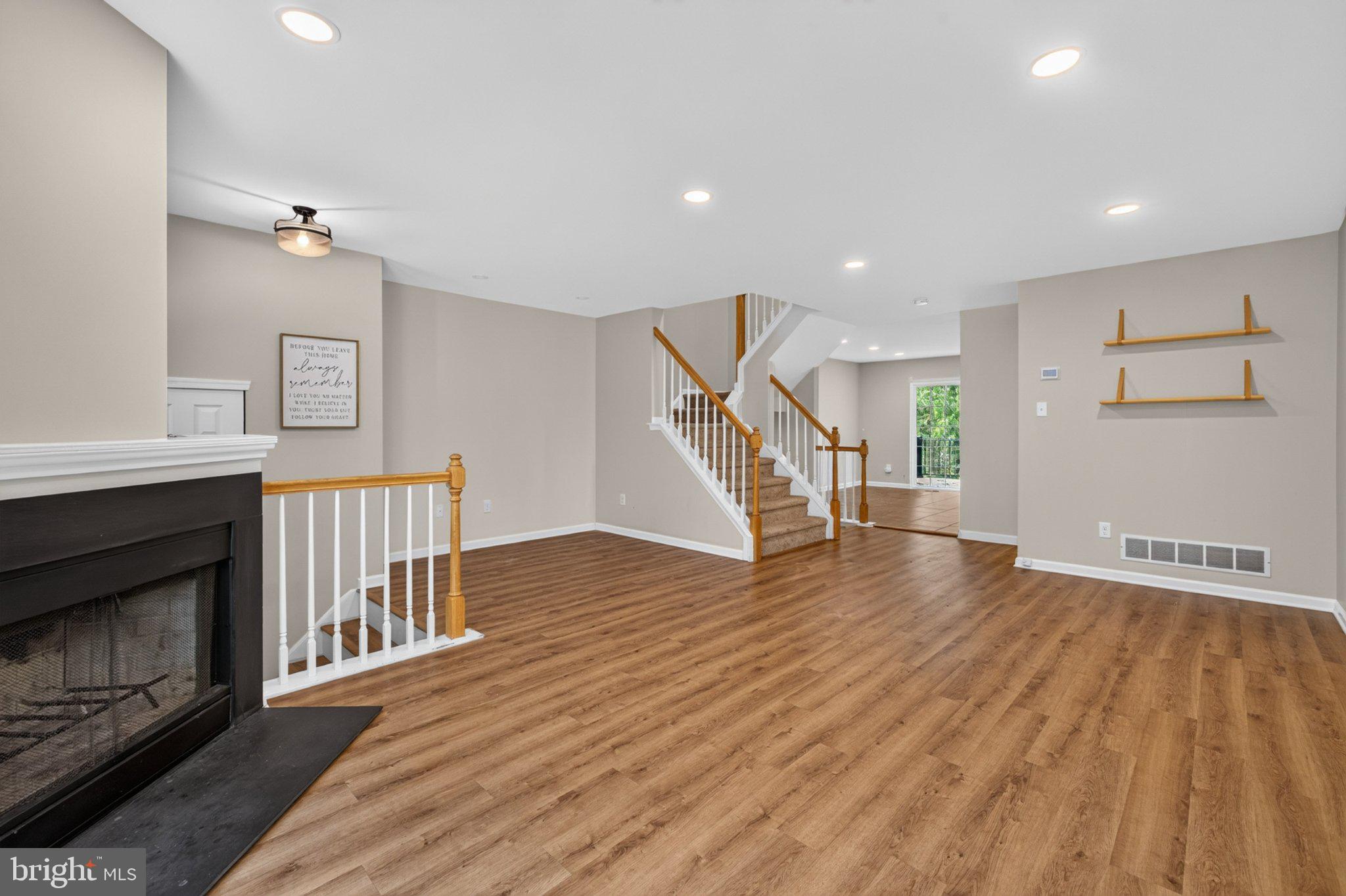 303 DRIFTWOOD LANE