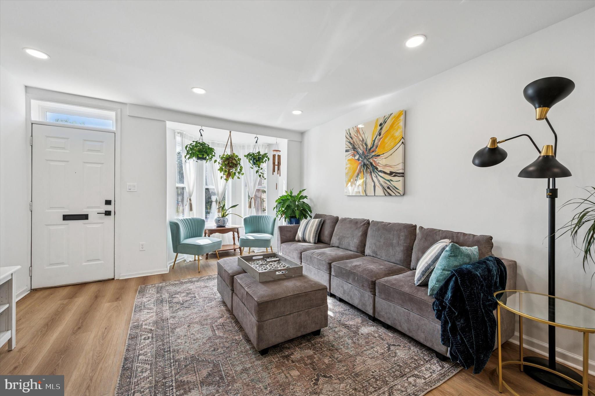 2081 E HAGERT STREET